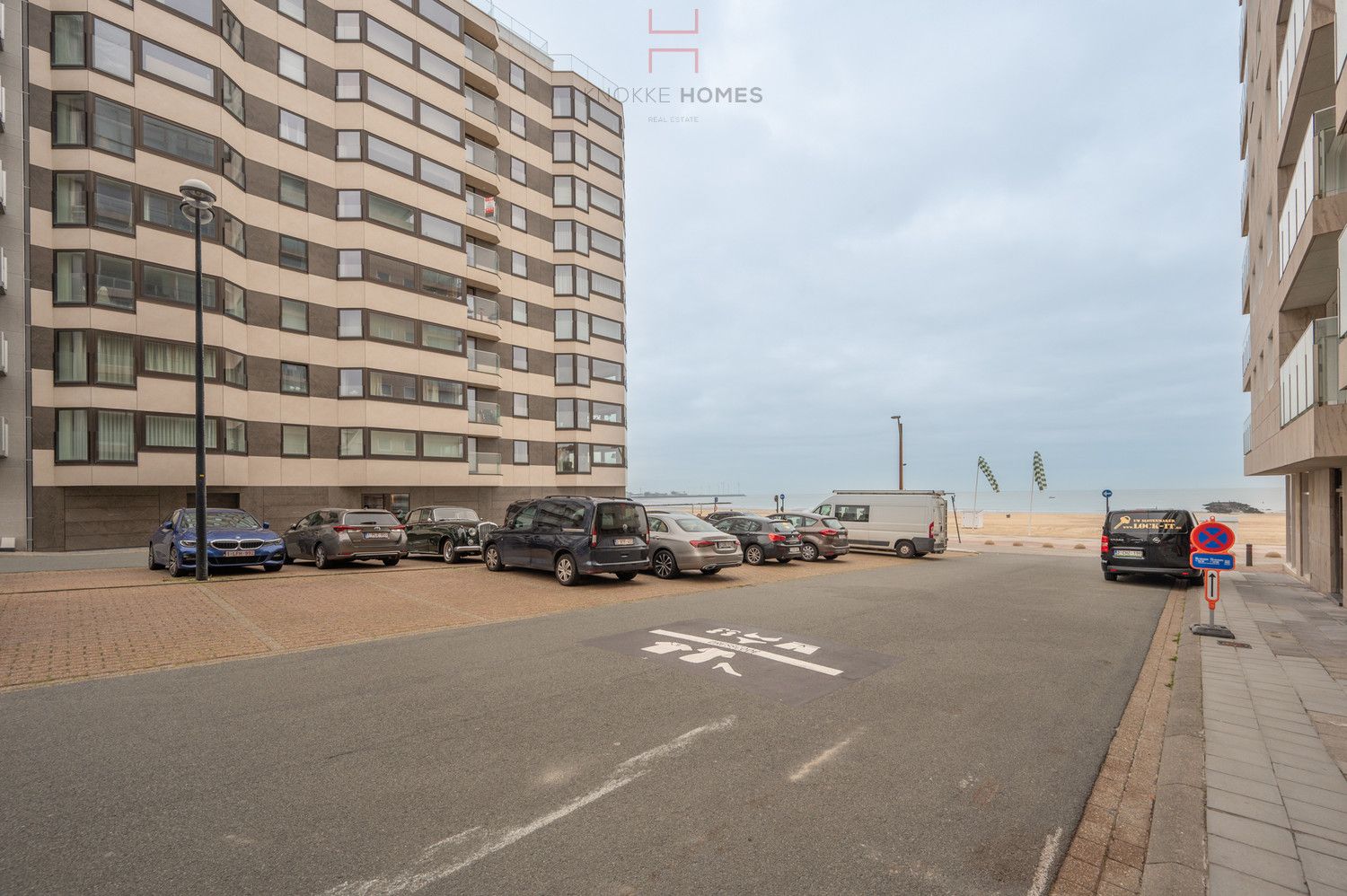 Volledig gerenoveerd vakantie-appartement met breed zijdelings zeezicht foto 18