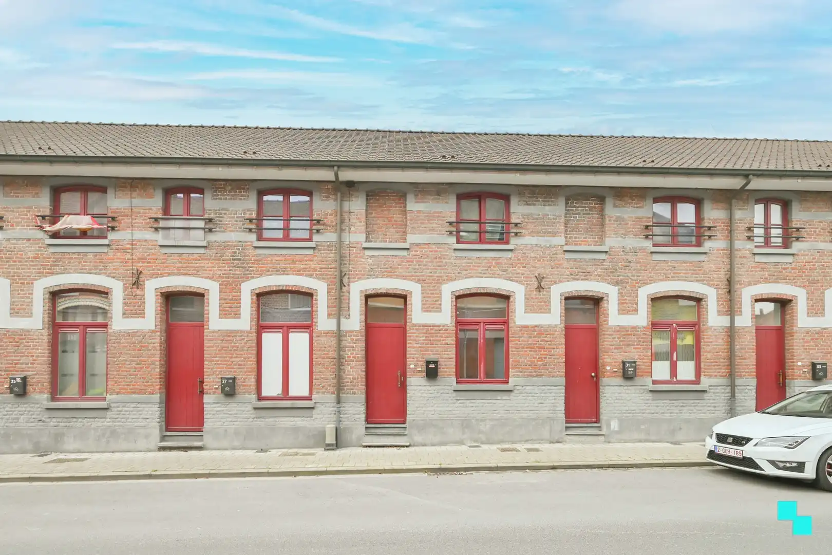 Instapklare woning met twee slaapkamers nabij centrum Izegem foto {{pictureIndex}}