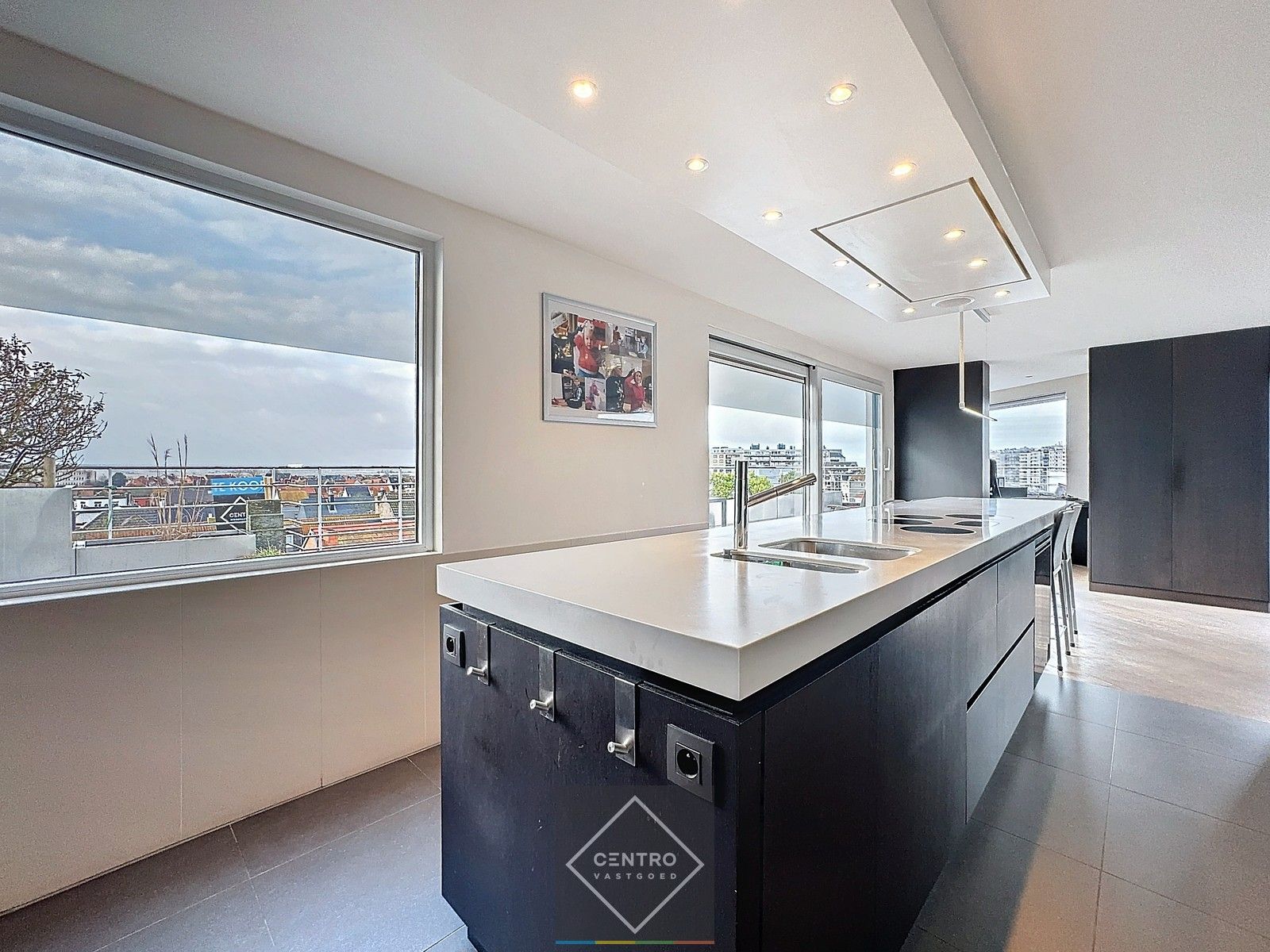 UNIEK appartement met SUBLIEM dakterras op de Markt! foto 4