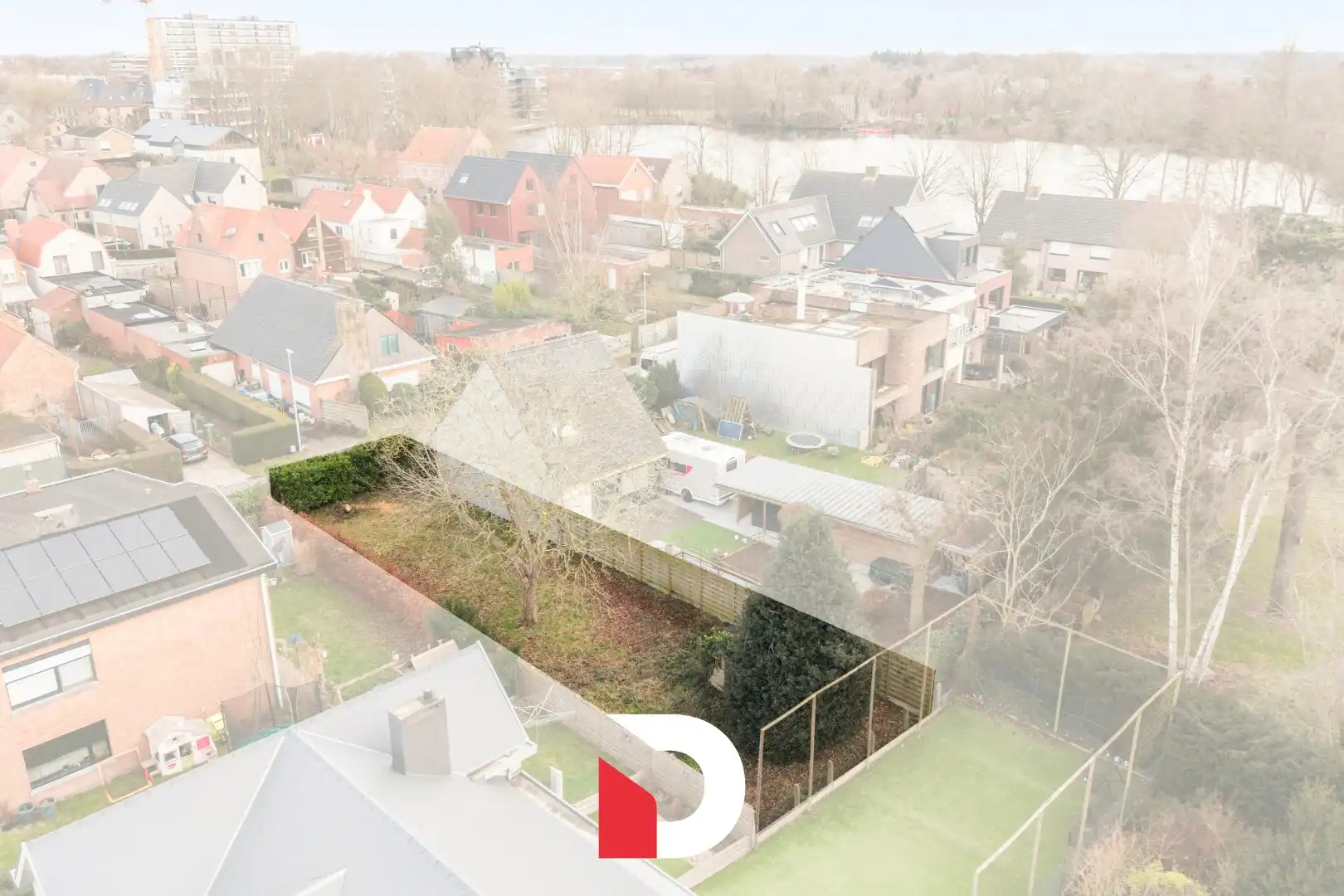 Bouwgrond voor halfopen bebouwing op toplocatie te Brugge foto {{pictureIndex}}