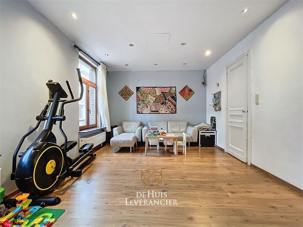 RUIME woning te koop (8 slpks, 2 badk) die ook perfect als tweewoonst kan dienen foto 10