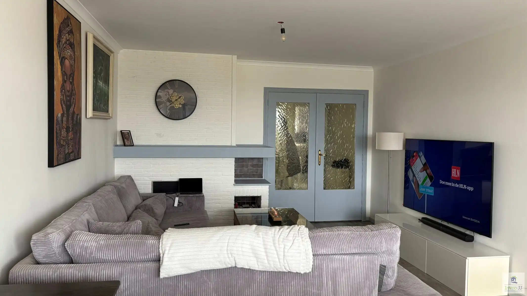 Vernieuwd app. met 2 slaapkamers en parking foto 3