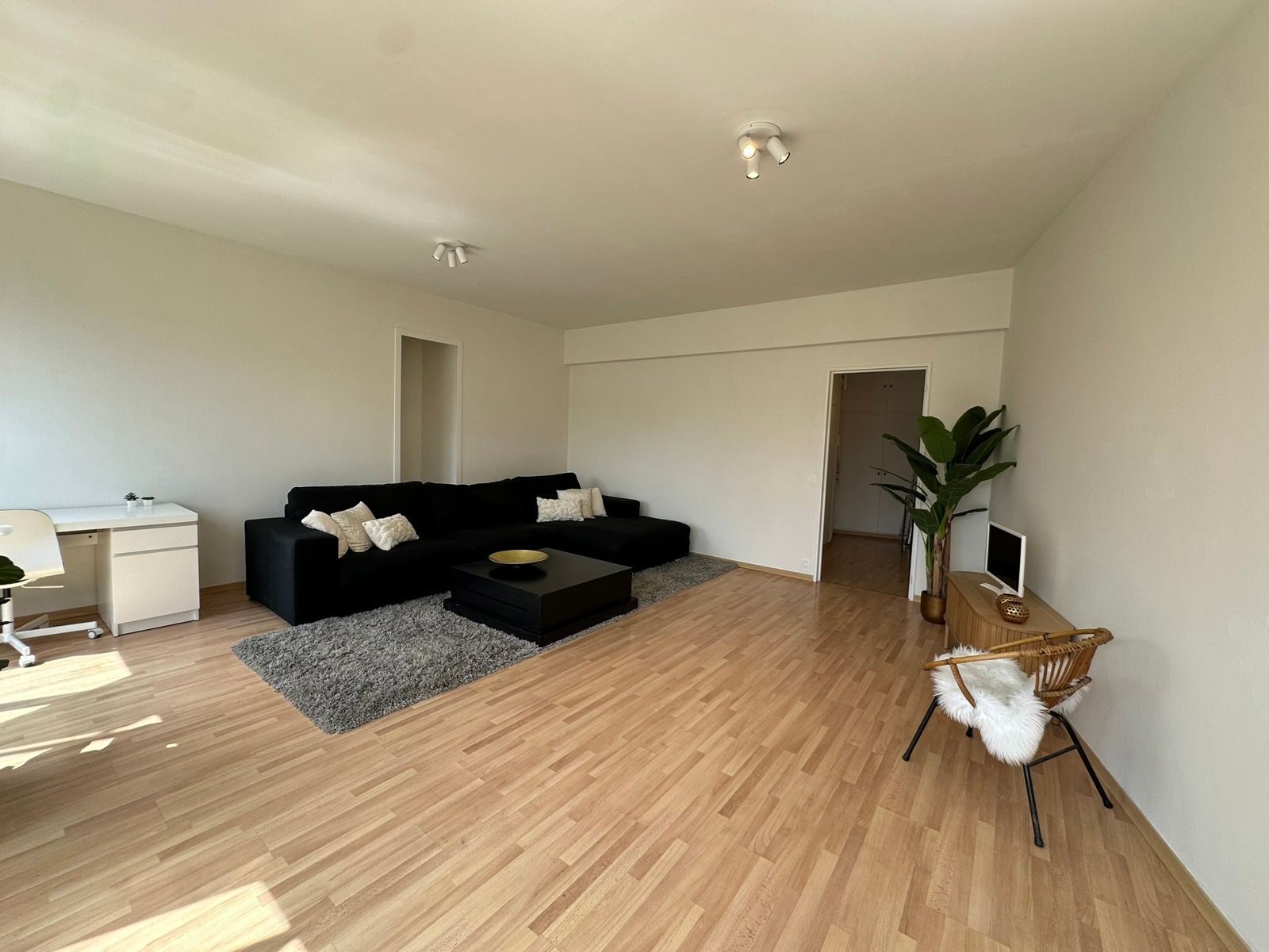 Zonnig 100% instapklaar appartement op centrale locatie! foto 11