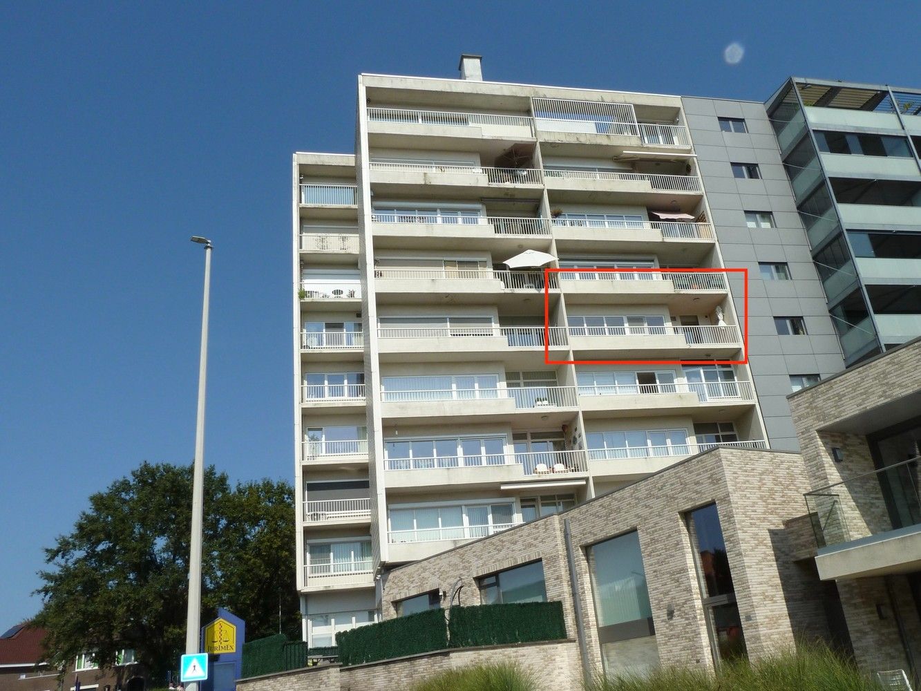 Genk - Jan Habexlaan 17/9 -  Mooi, instapklaar appartement met 2 slaapkamers  en garage vlakbij het centrum. foto 1