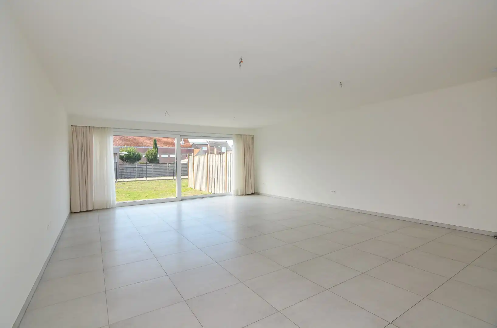 Moderne appartementswoning met 3 slpk, dubbele garage en terras. foto 7