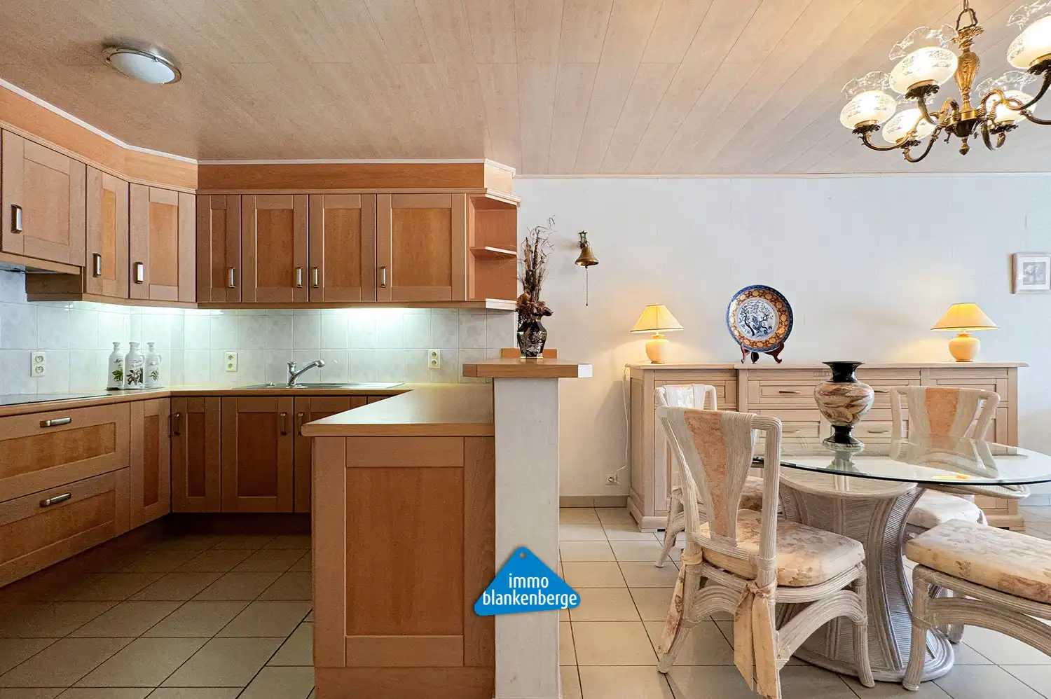 Gelijkvloers Appartement met Twee Slaapkamers foto 8