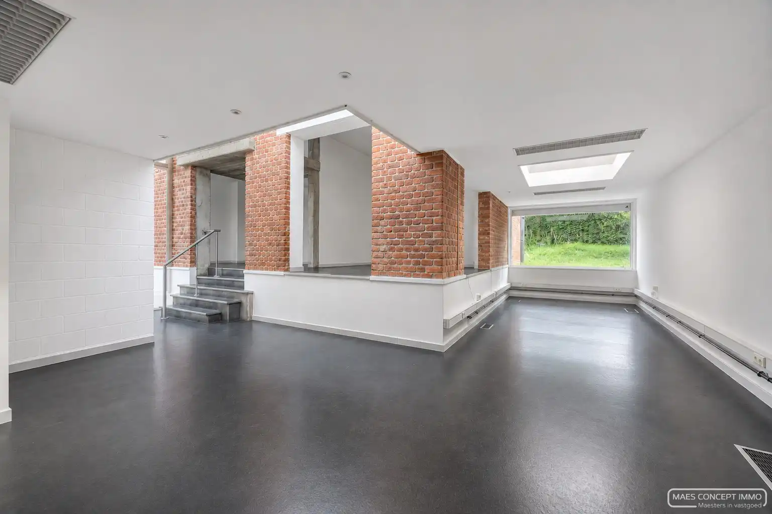 Unieke woning met atelier/ruime garage te koop in Waregem foto 13