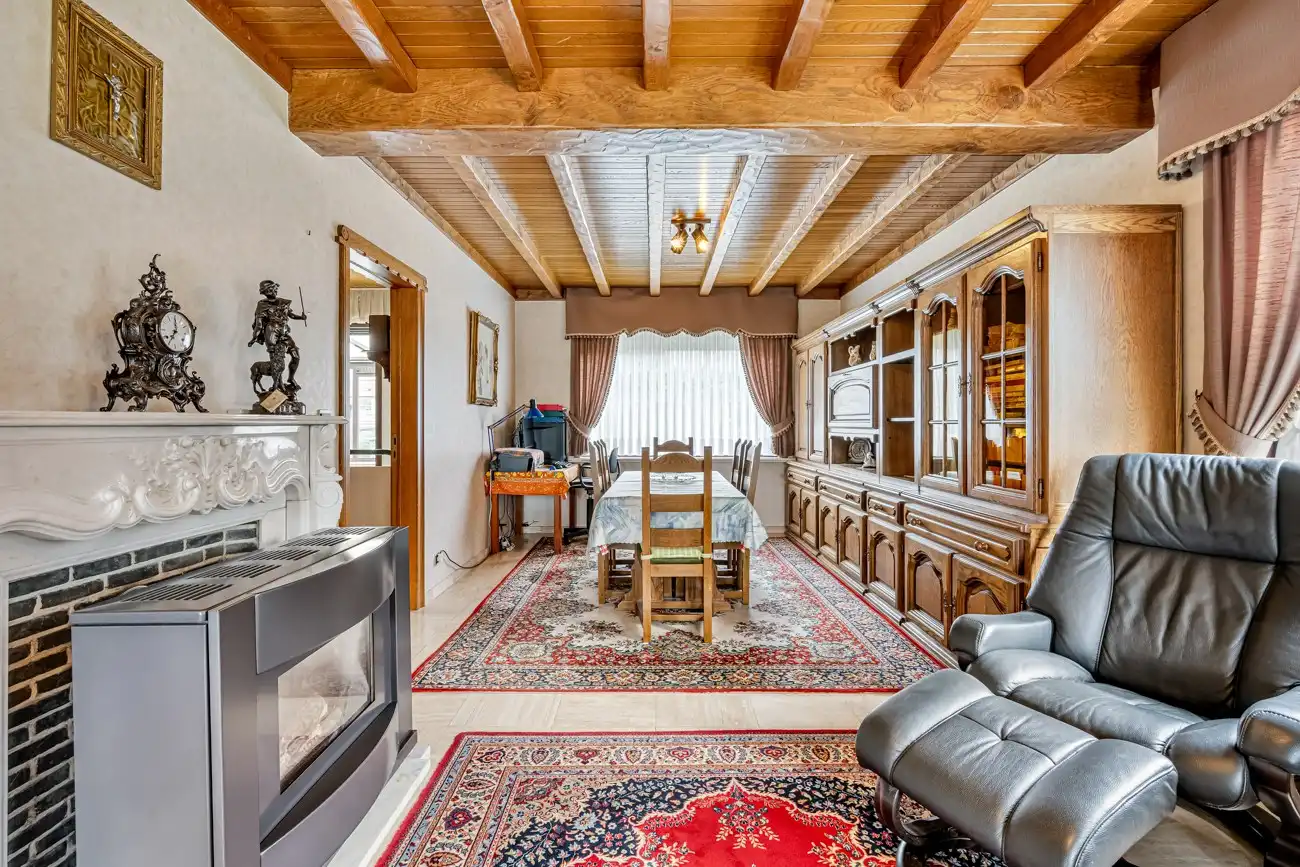 Praktische en ruime gezinswoning op rustige locatie nabij alle faciliteiten! foto 3