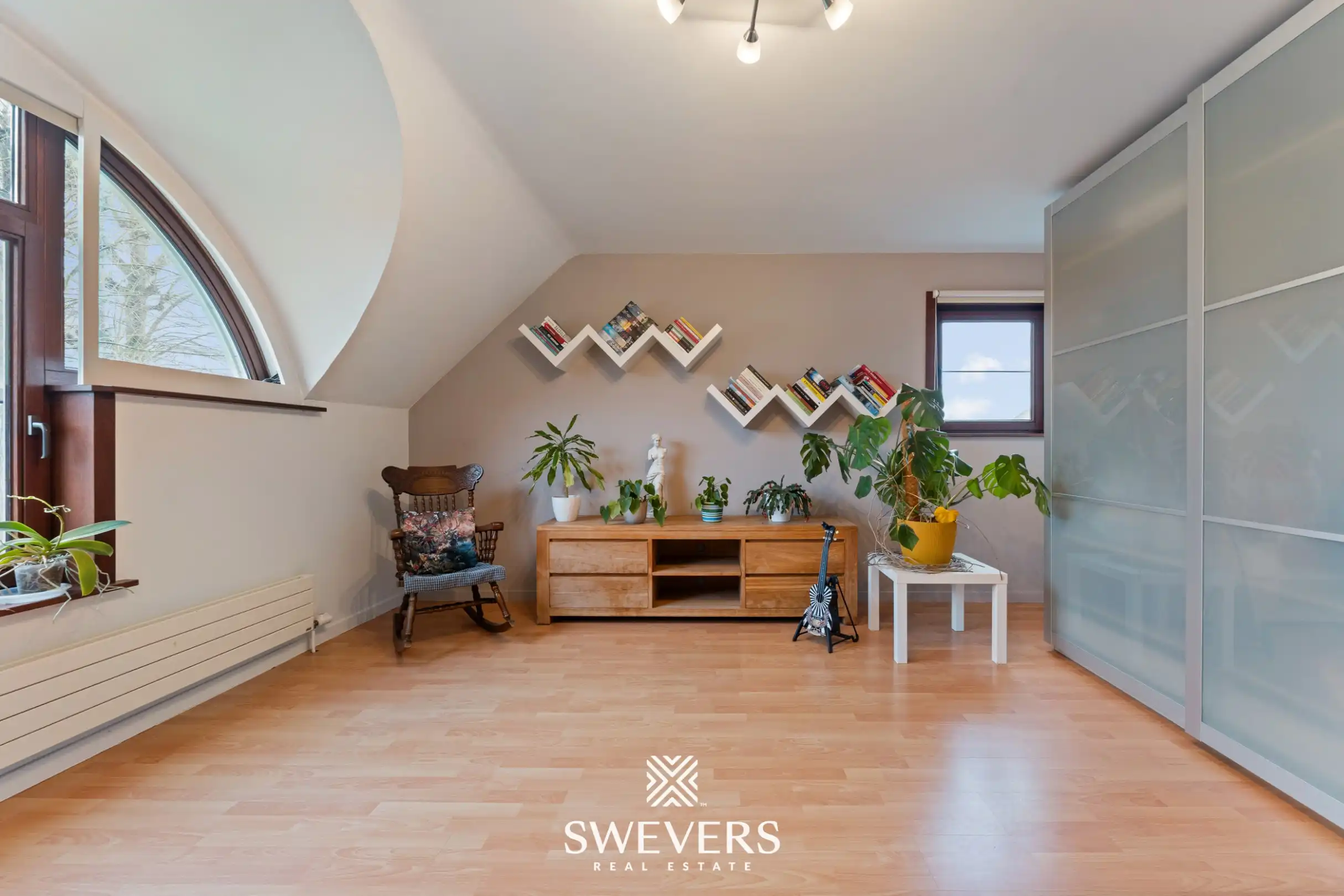 Royale woning met zwembad en 5 slaapkamers foto 17