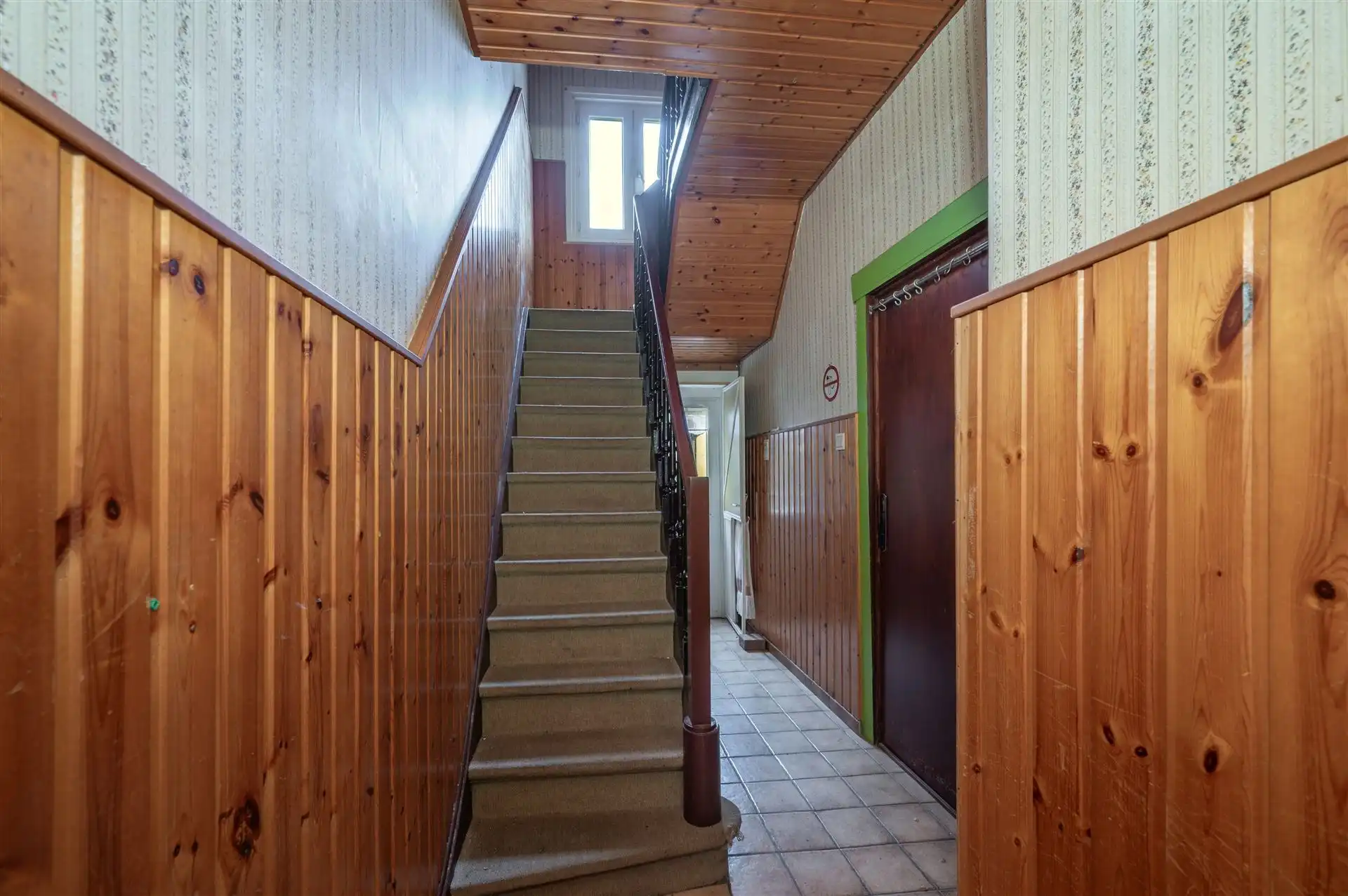 Te renoveren huis met 3 ruime kamers foto 9