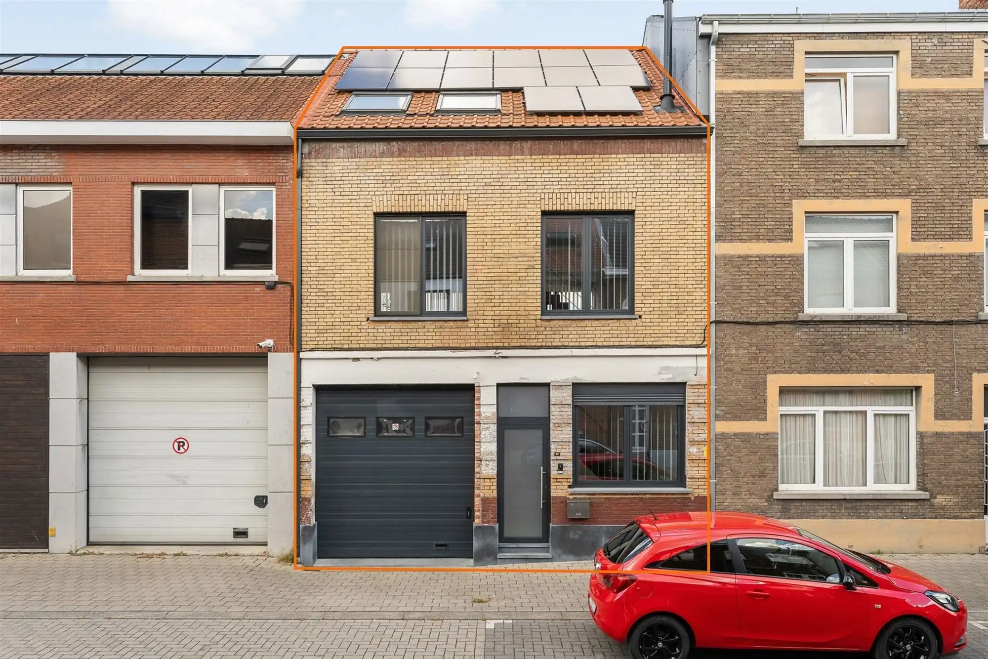RECENT GERENOVEERDE WONING (175M²) MET HOBBY-/WERKRUIMTE VAN 212M² IN HASSELT CENTRUM foto 2