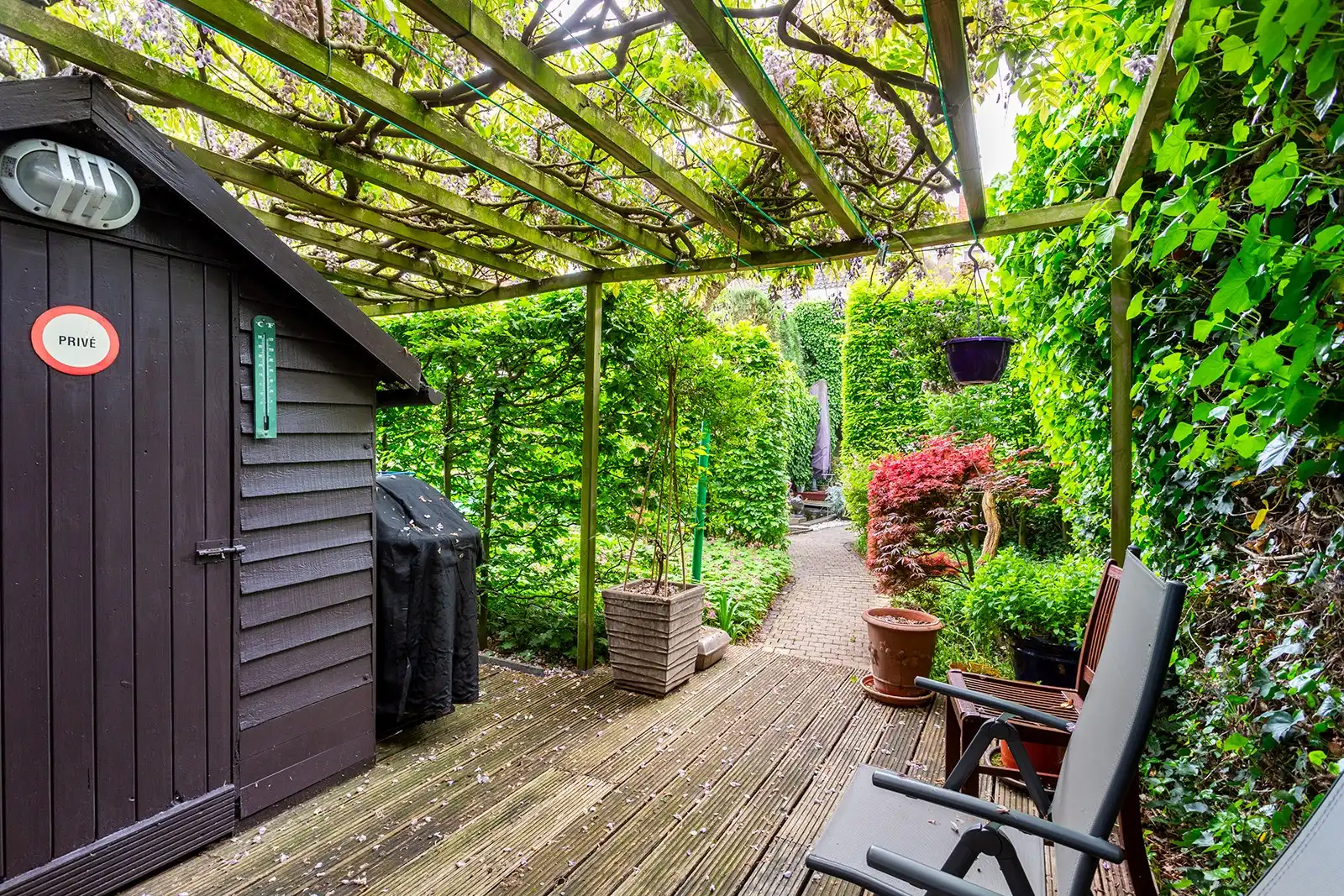 Instapklare bel-etagewoning met 3 slaapkamers en groene tuin foto 16
