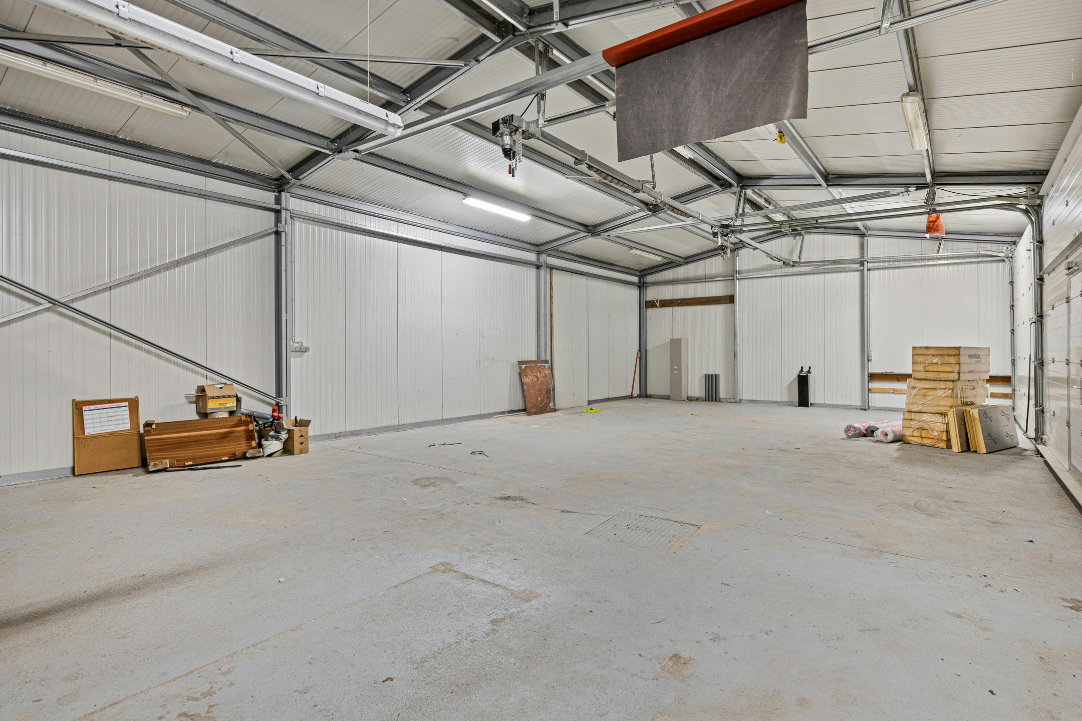 Alleenstaande woning met magazijn te koop in Oudenaarde foto 3