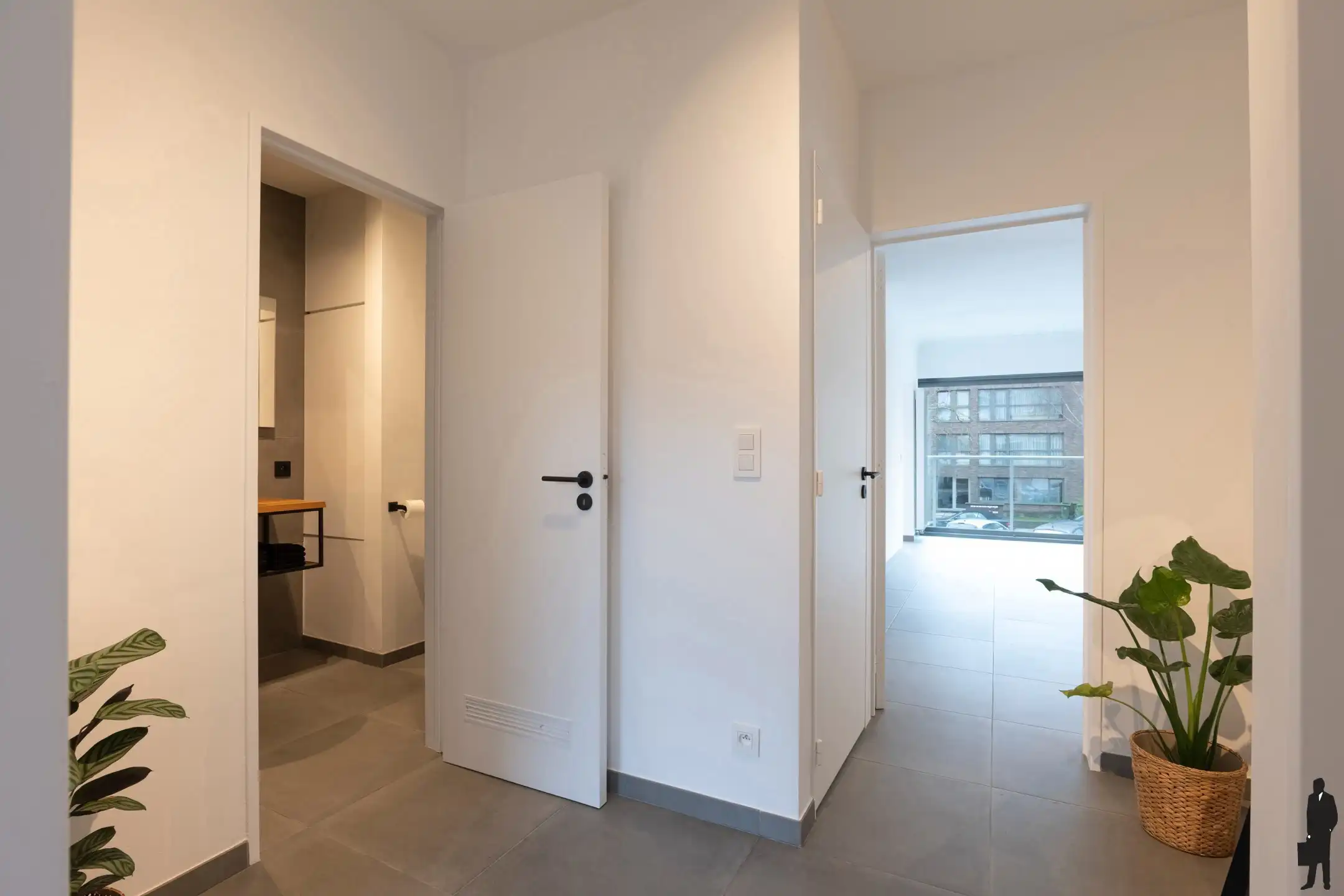 Lichtrijk gerenoveerd instapklaar appartement met 2 slpk foto 10