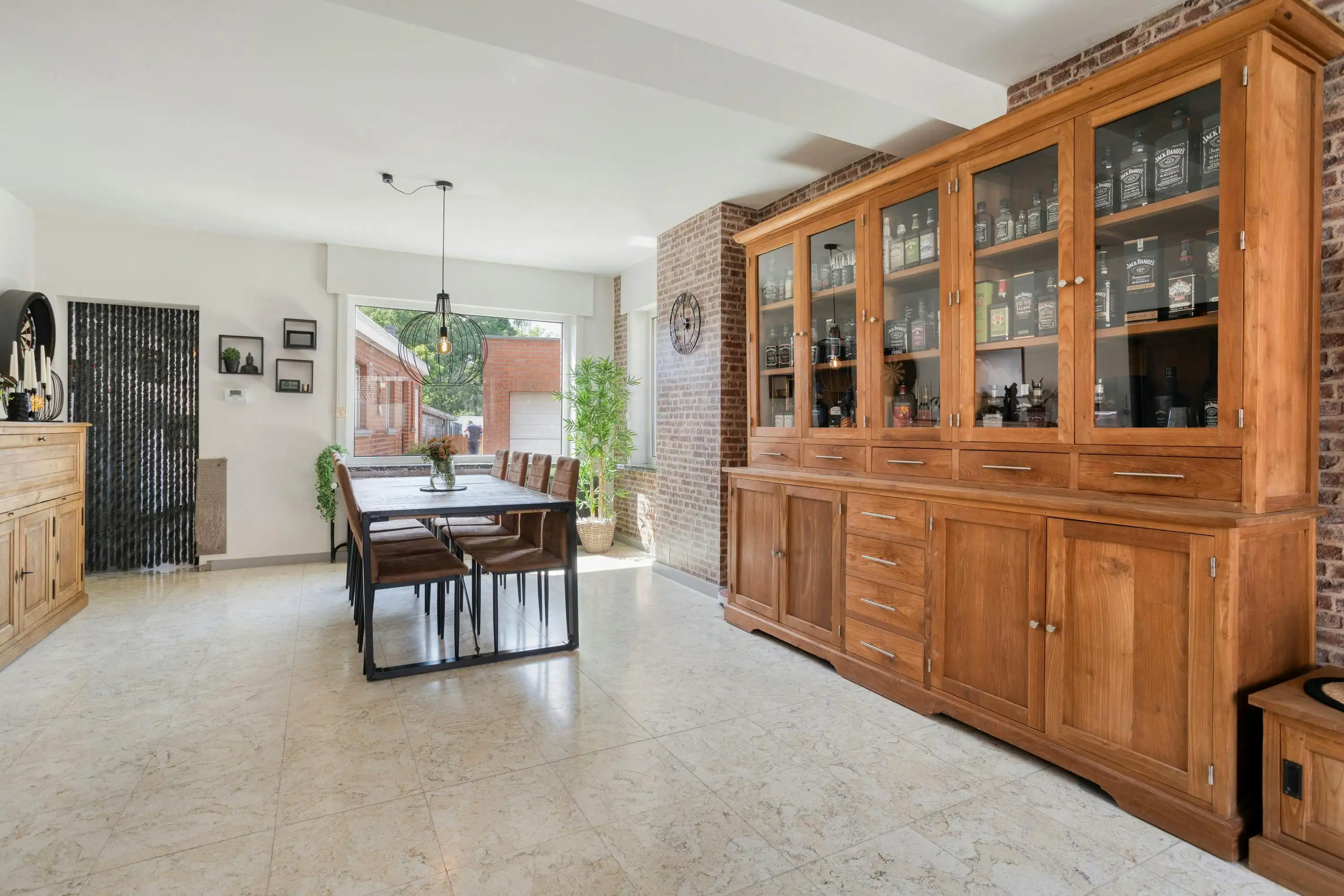 Een zeer ruim huis met 3 slaapkamers te Meulebeke. foto 4