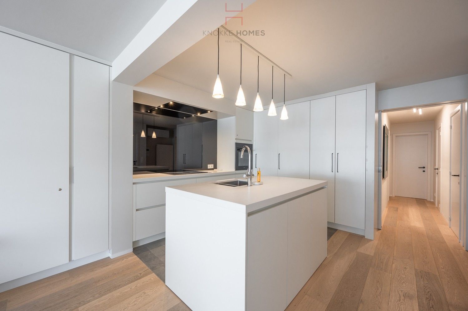 Modern gerenoveerd en ruim appartement in het gezellig centrum van Knokke foto 4