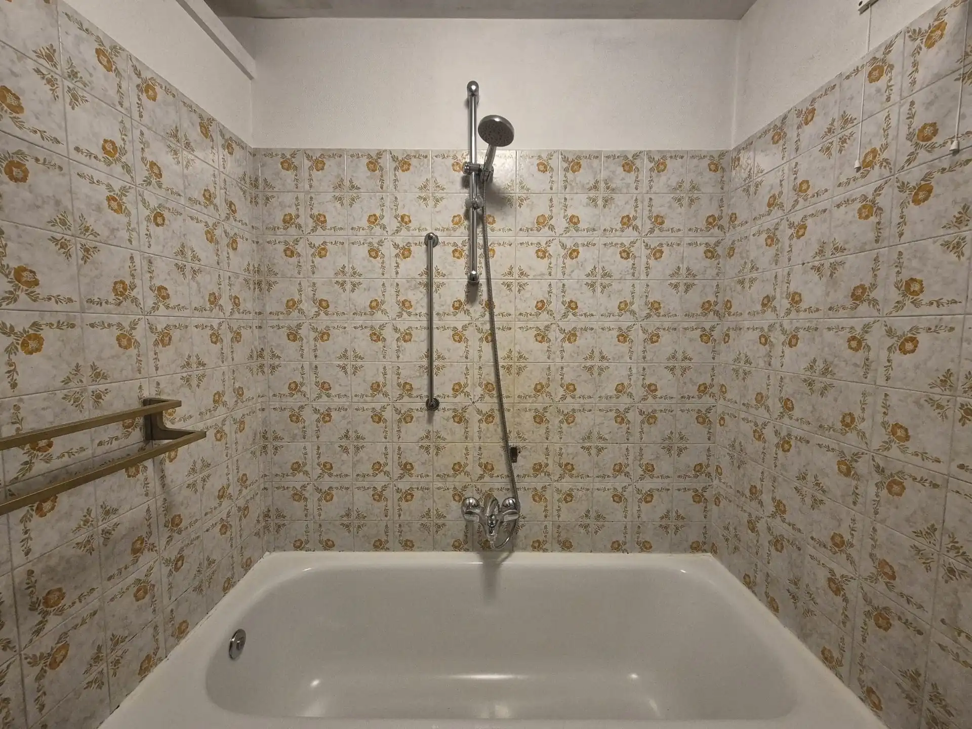 Centraal gelegen ruim appartement met groot zongericht terras en garage. foto 23