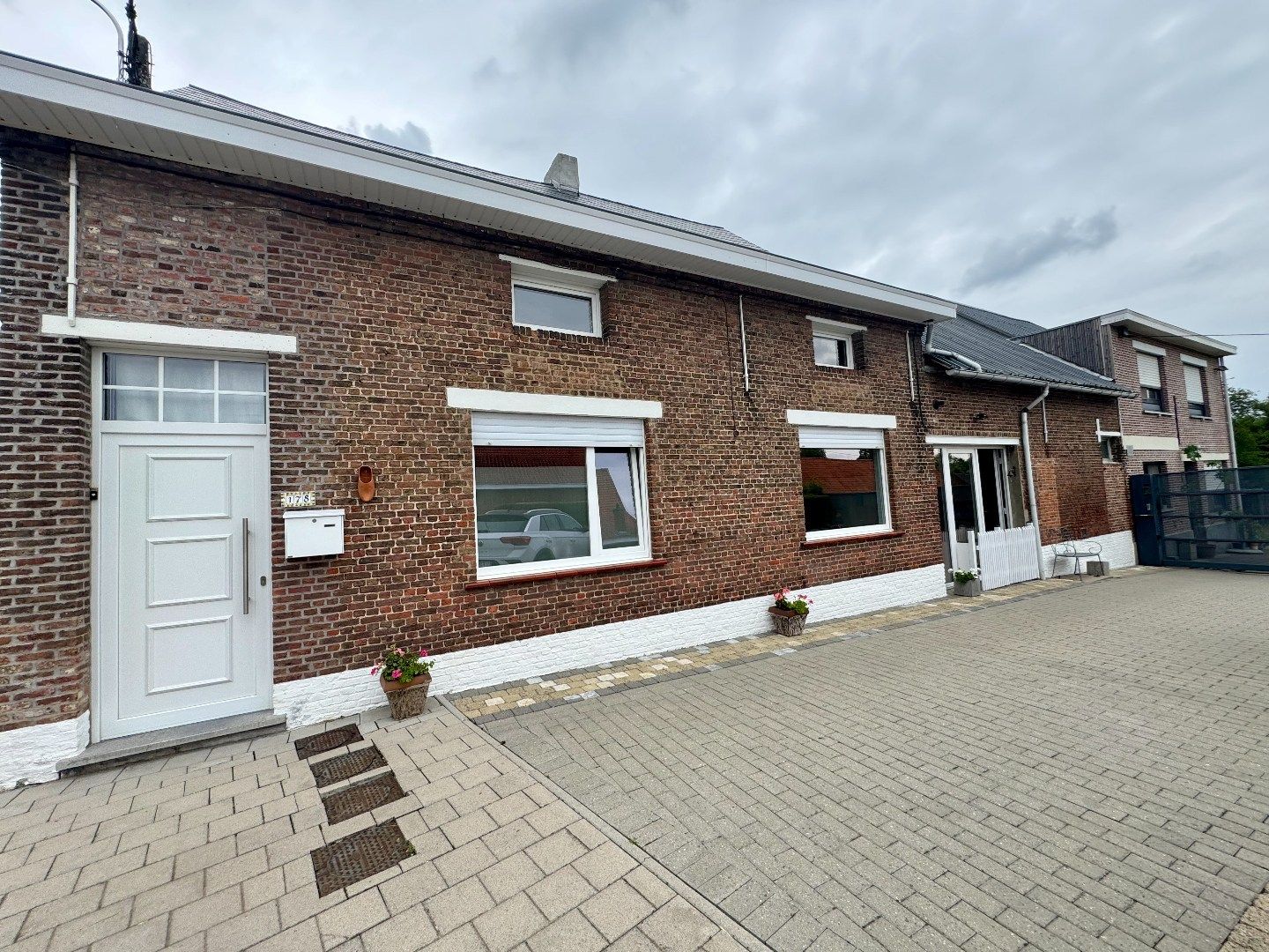 Hoofdfoto van de publicatie: Te koop: ruime woning met onder andere slaapkamer en badkamer op het gelijkvloers. 