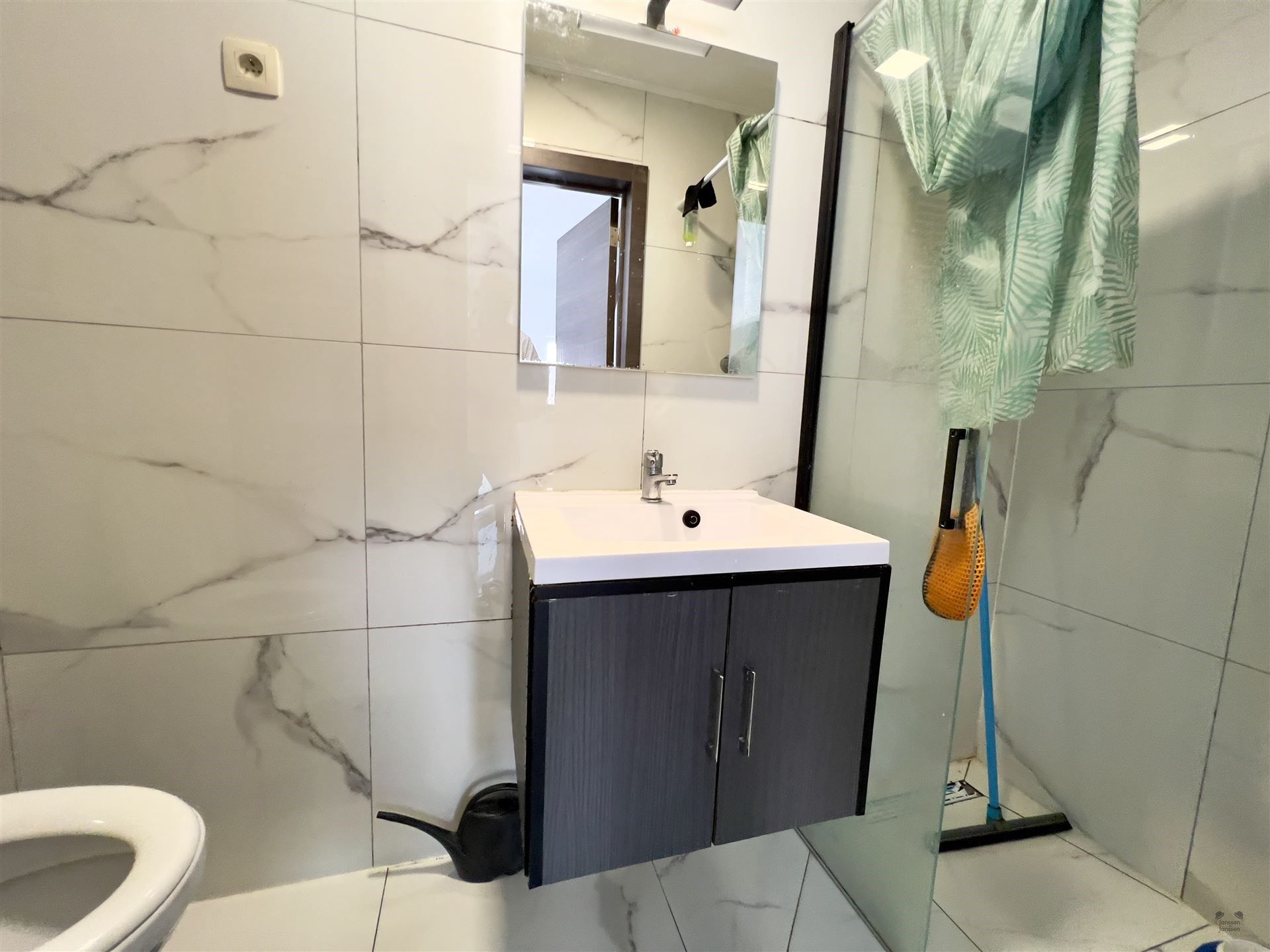 Woning tiptop in orde met 3 slaapkamers en achterhuis dicht bij zee foto 22