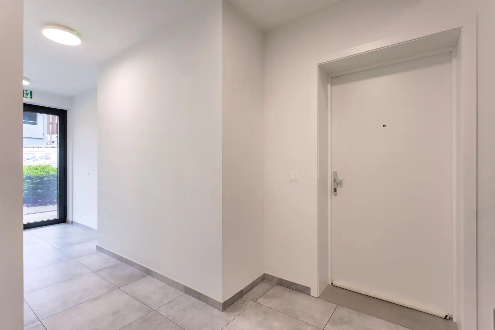 Recent gelijkvloers appartement met terras in Halle foto 2