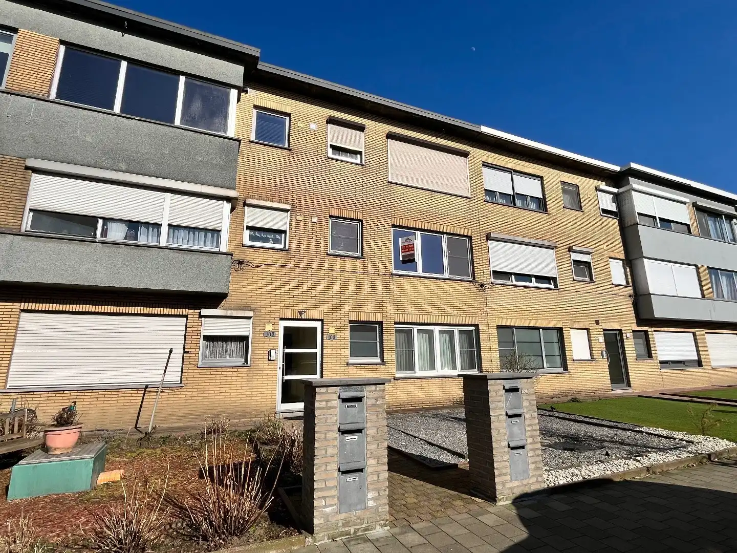 Hedendaags 2 slpk appartement met garagebox foto {{pictureIndex}}