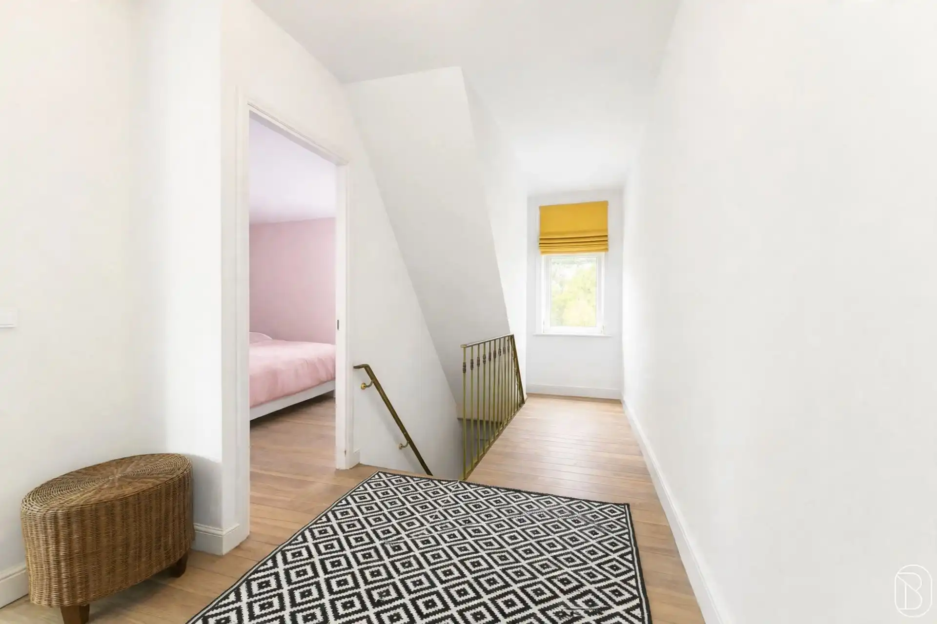 Ruime woning met tuin en handelsgelijkvloers foto 13