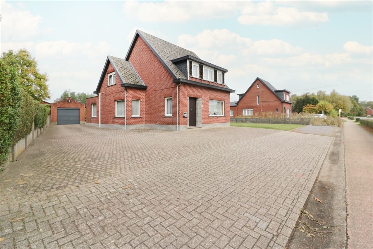 Hoofdfoto van de publicatie: degelijke woning (3 slpk) op 11 a 95 ca
