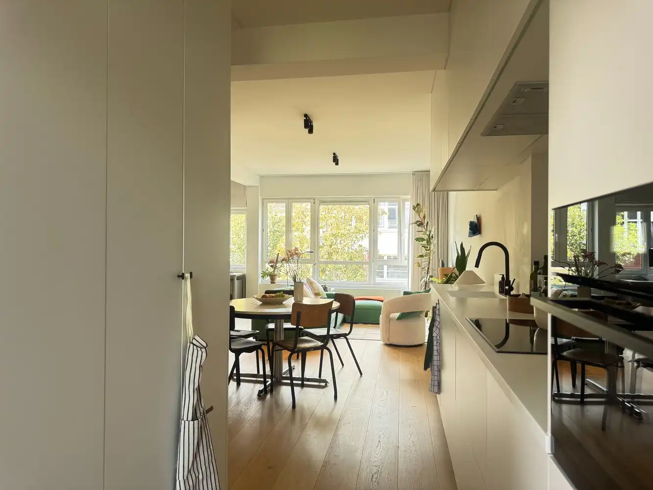 Gerenoveerd 2-slaapkamerappartement met terras en ochtendzon in Borgerhout foto 11