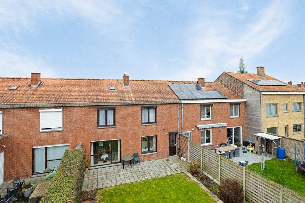 LO: Verzorgde en energiezuinige rijwoning met alle basiscomfort, garage, 4 slpks, zolder en gezellig tuintje op 299m² grondopp. foto 22