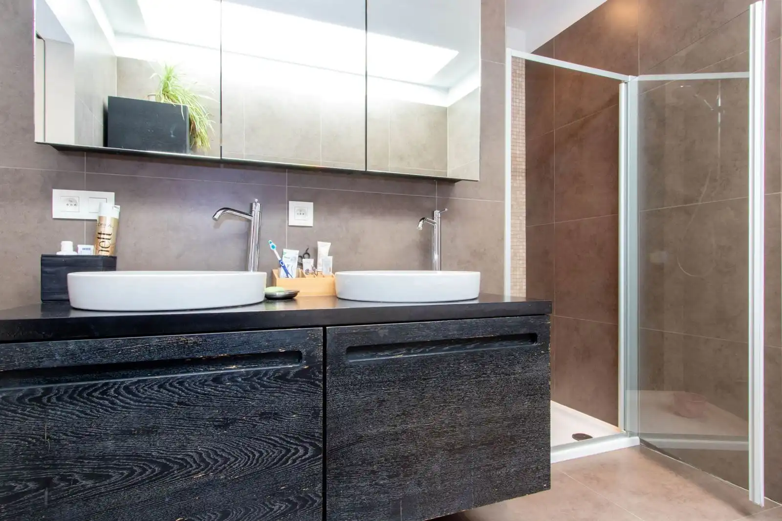 Mooie 3 gevel Woning met een EPC B foto 9