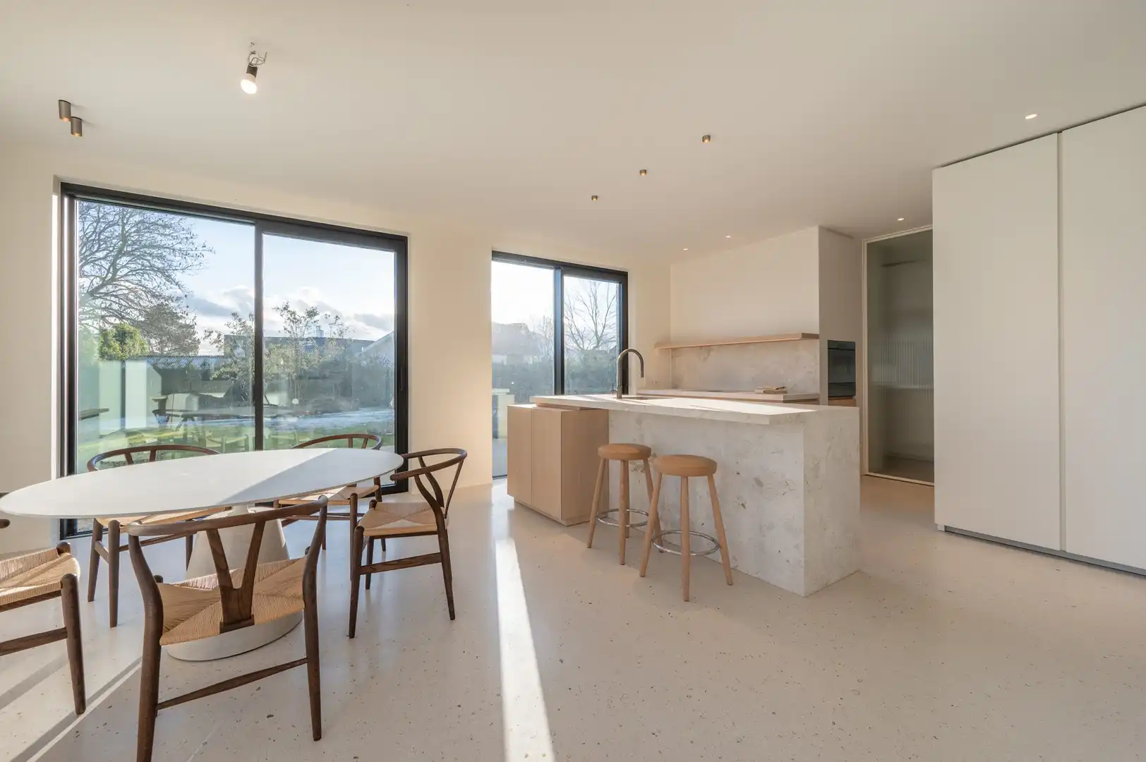 Instapklare nieuwbouwvilla met 5 slaapkamers en zuidgerichte tuin foto 5