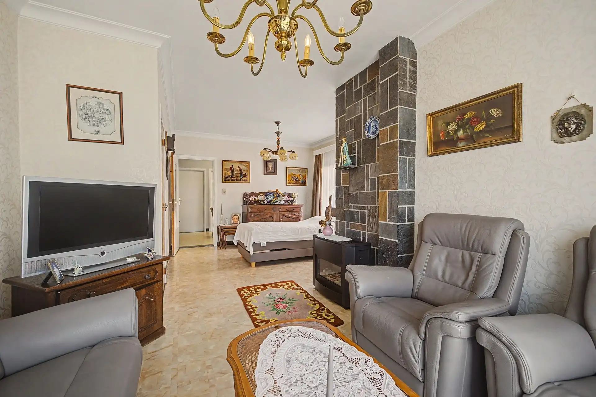 Te renoveren gezinswoning met garage en tuin nabij het centrum van De Klinge foto 7