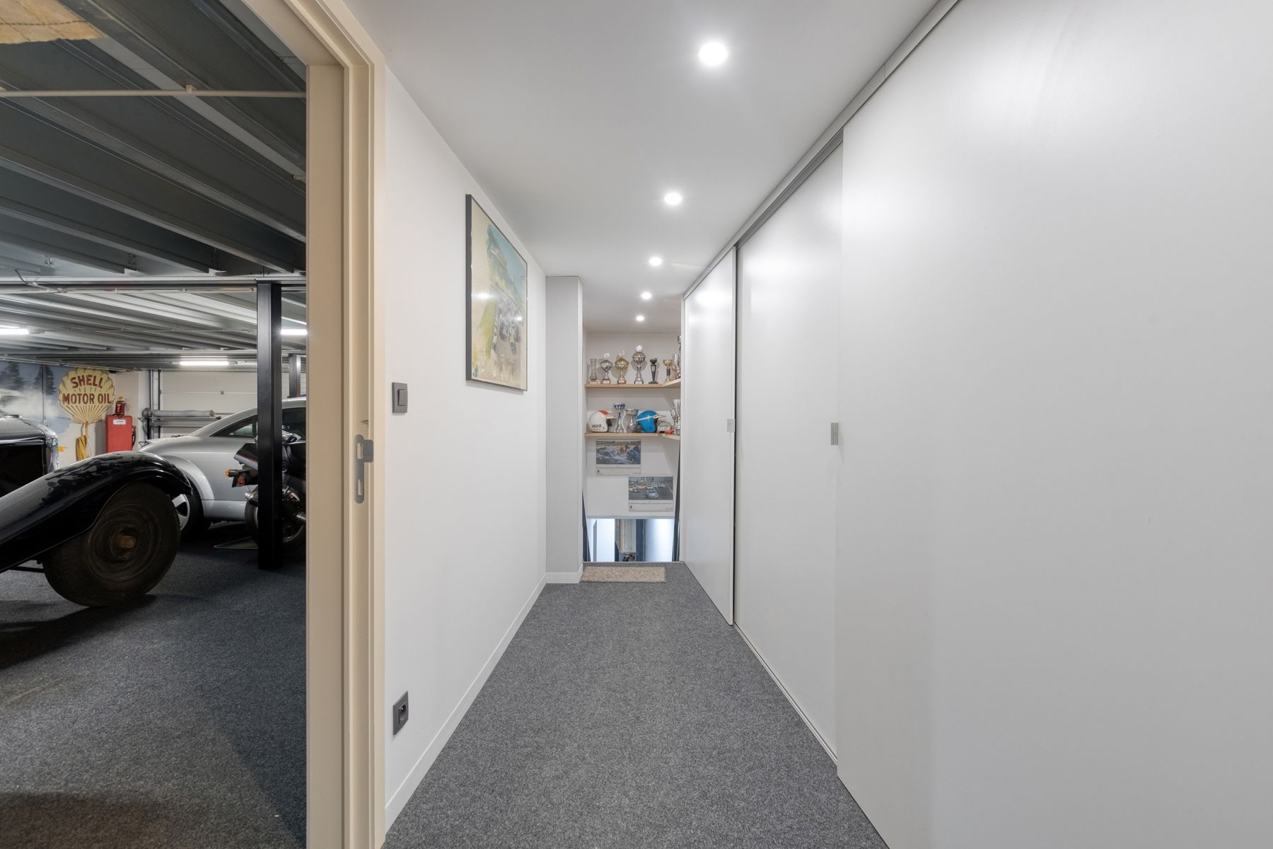 Recent vernieuwde loods met bovenliggend luxe appartement ! foto 18