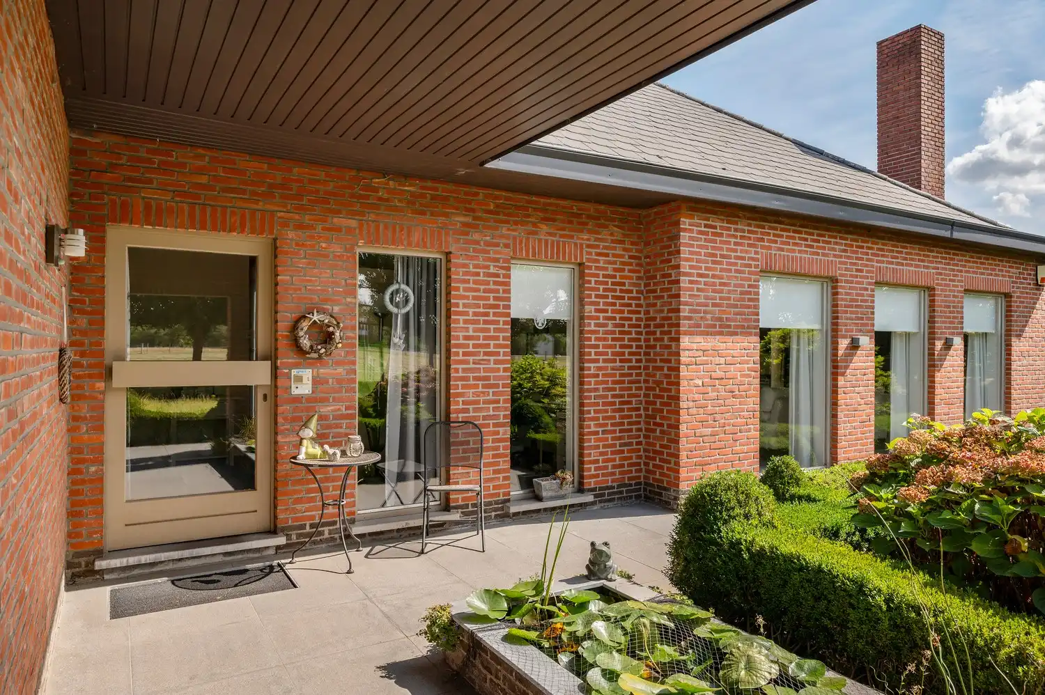 PRACHTIGE INSTAPKLARE WONING OP ZEER GOEDE LOCATIE foto 3