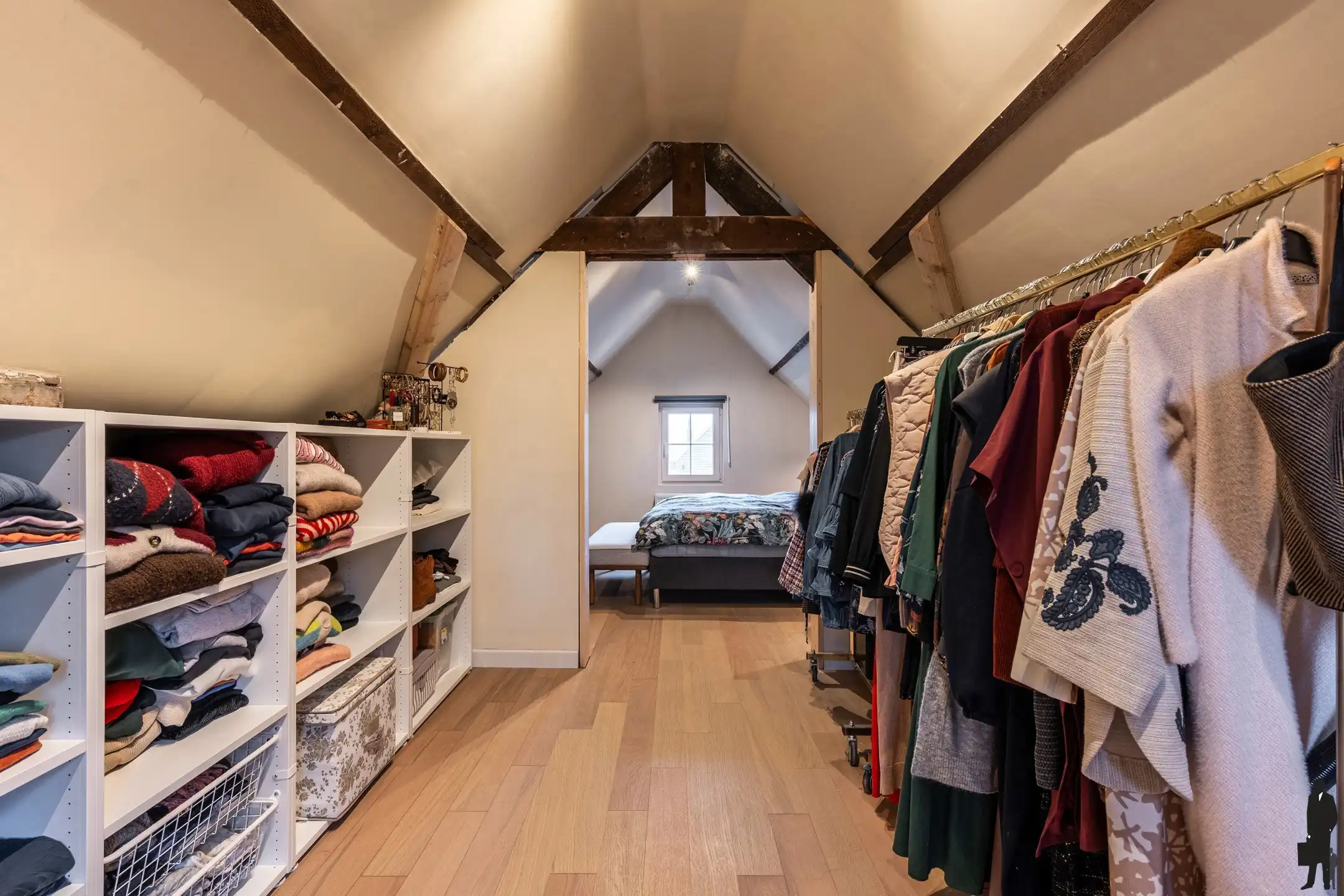 Authentiek gerenoveerd vrijstaand herenhuis te Zoersel! foto 14