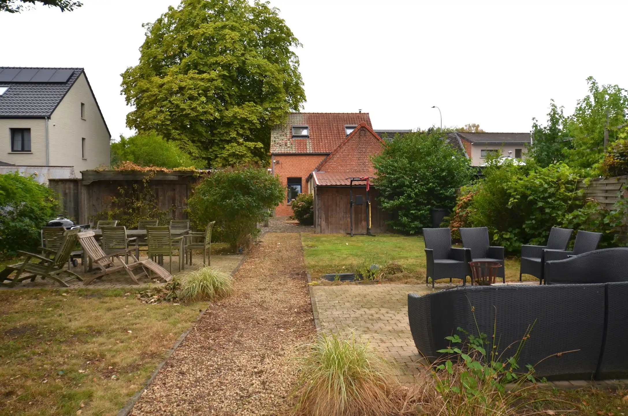 Charmante instapklare woning met grote tuin  foto 21