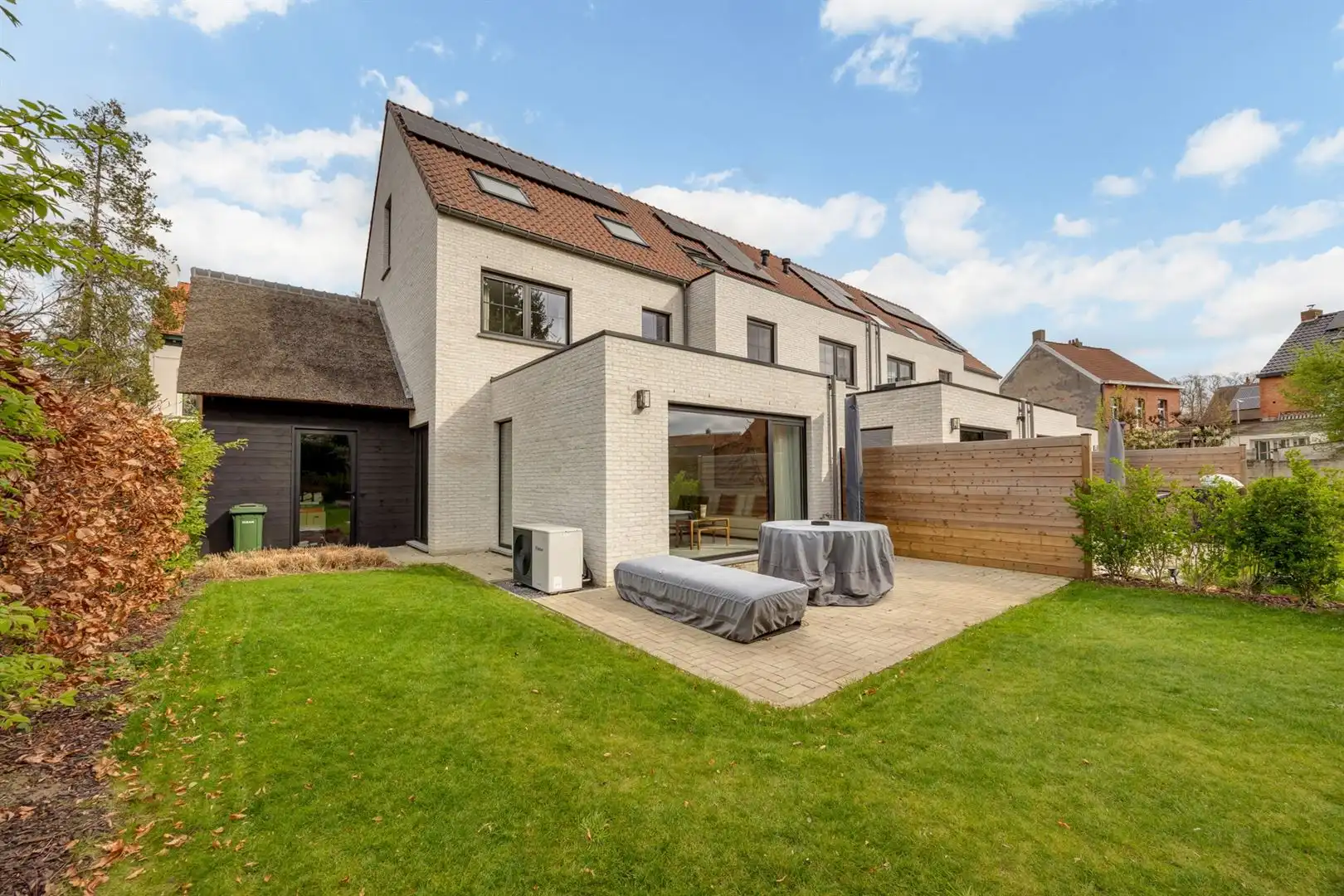 Luxewoning met tuin en privébos foto 28