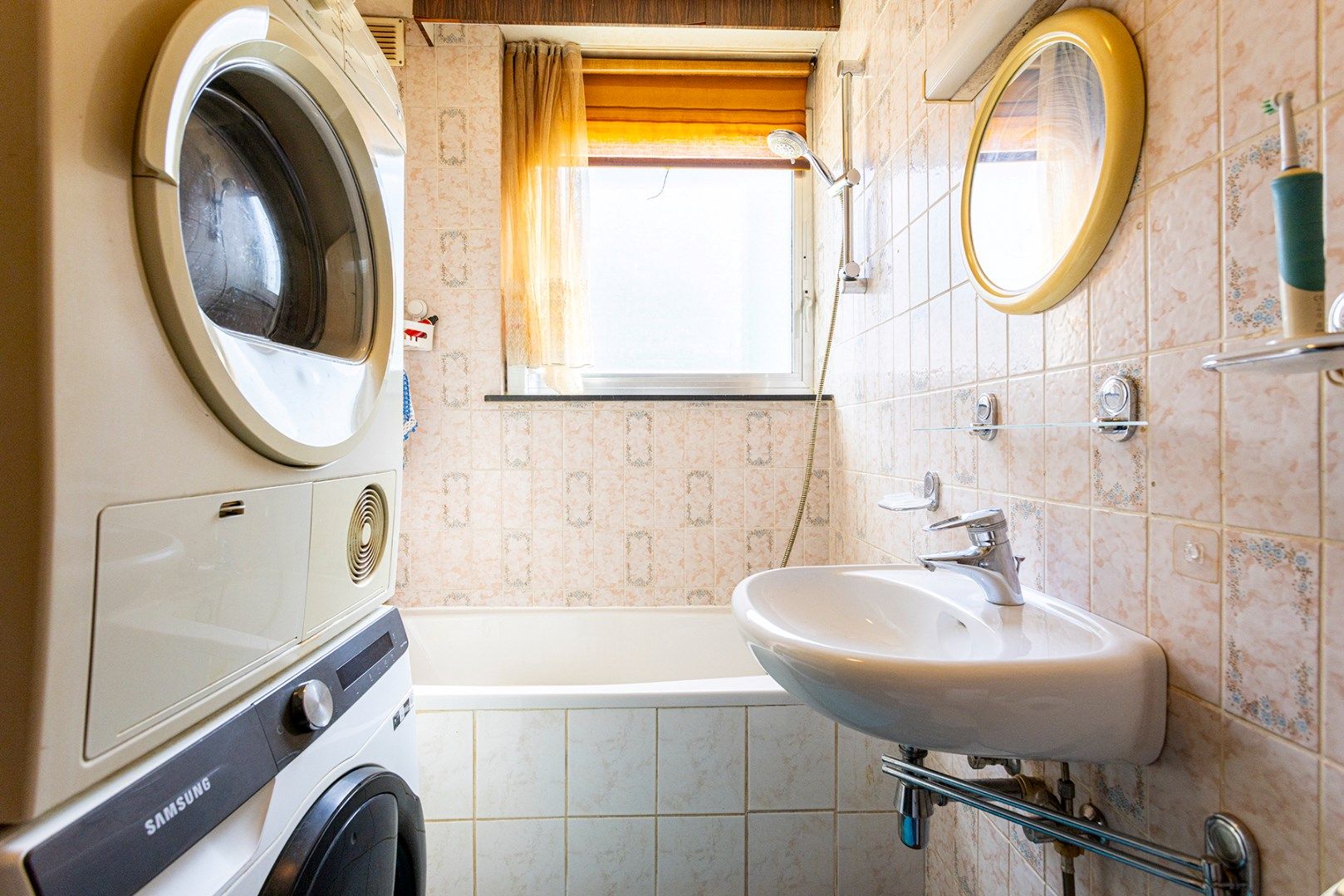 Gelijkvloers 2 slpk appartement met koer! foto 13