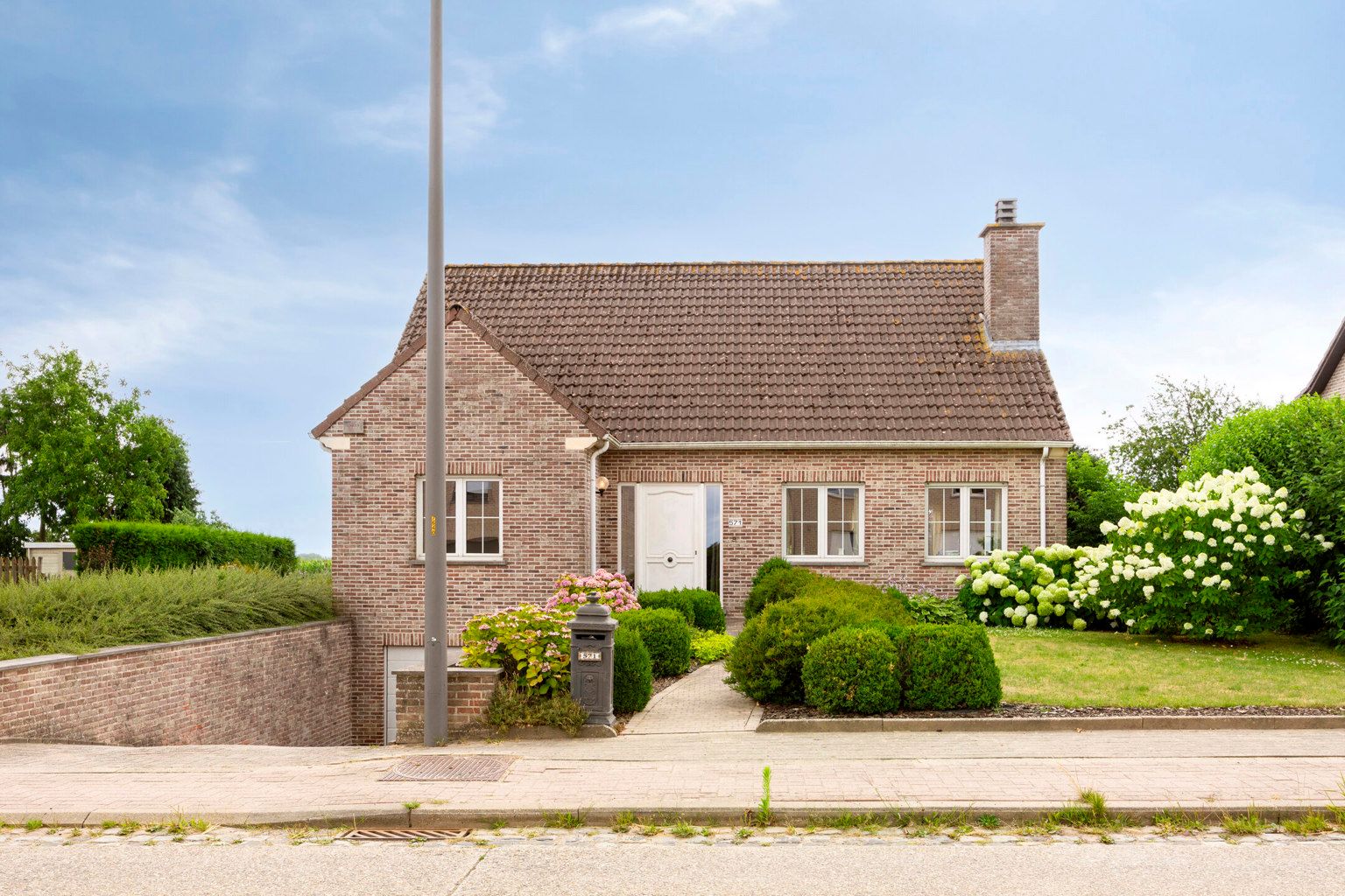 Hoofdfoto van de publicatie: MOOIE VERZORGDE WONING MET TUIN IN TIENEN