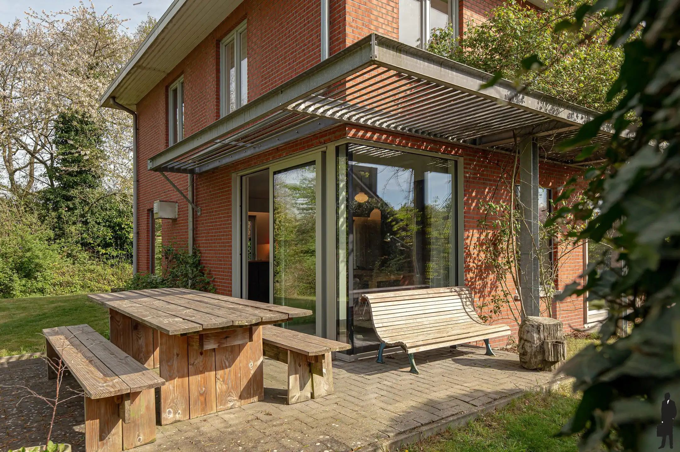 Ruime woning met zorgwoning foto 39