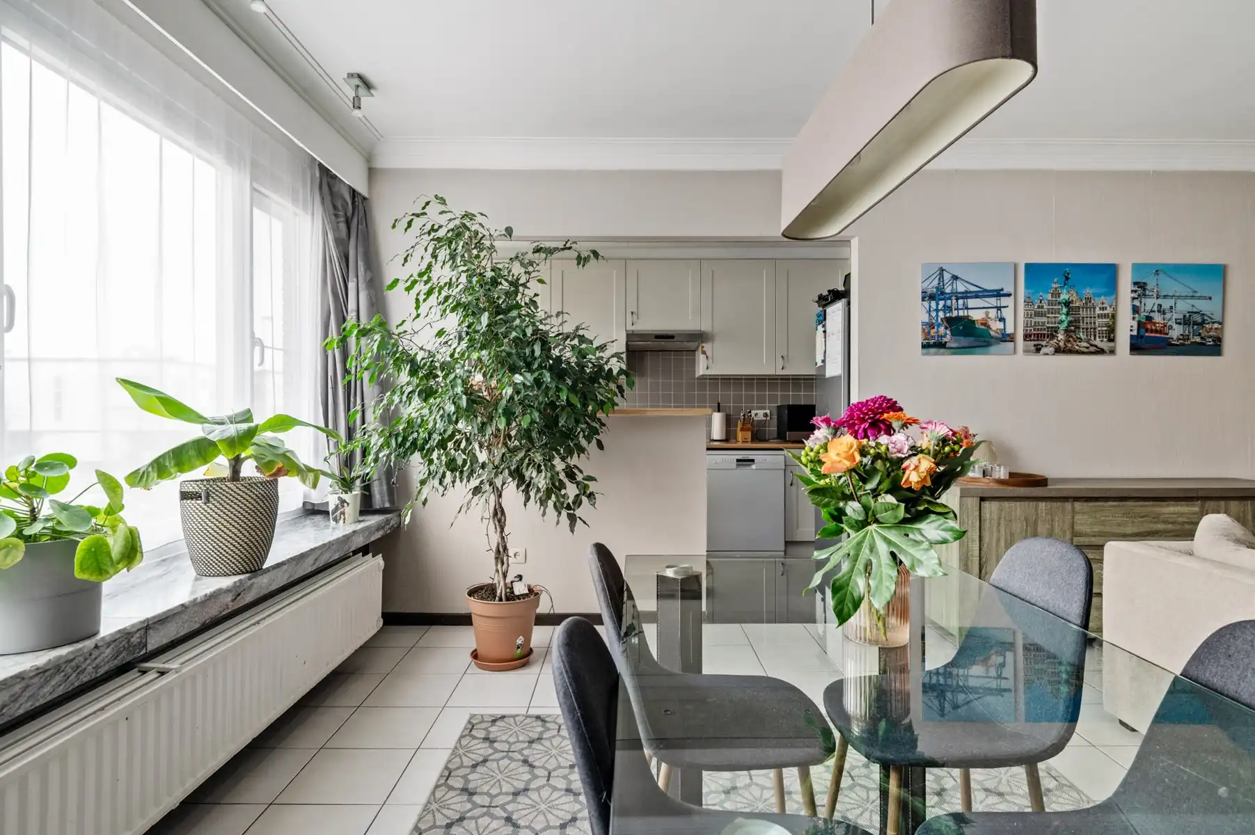 Instapklaar appartement op uitstekende locatie foto 2