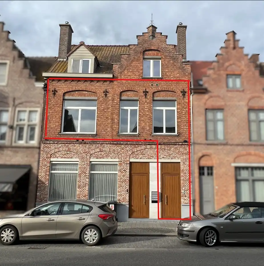 GEZELLIG APPARTEMENT MET APARTE SLAAPKAMER EN TERRAS VLAKBIJ STATION foto {{pictureIndex}}