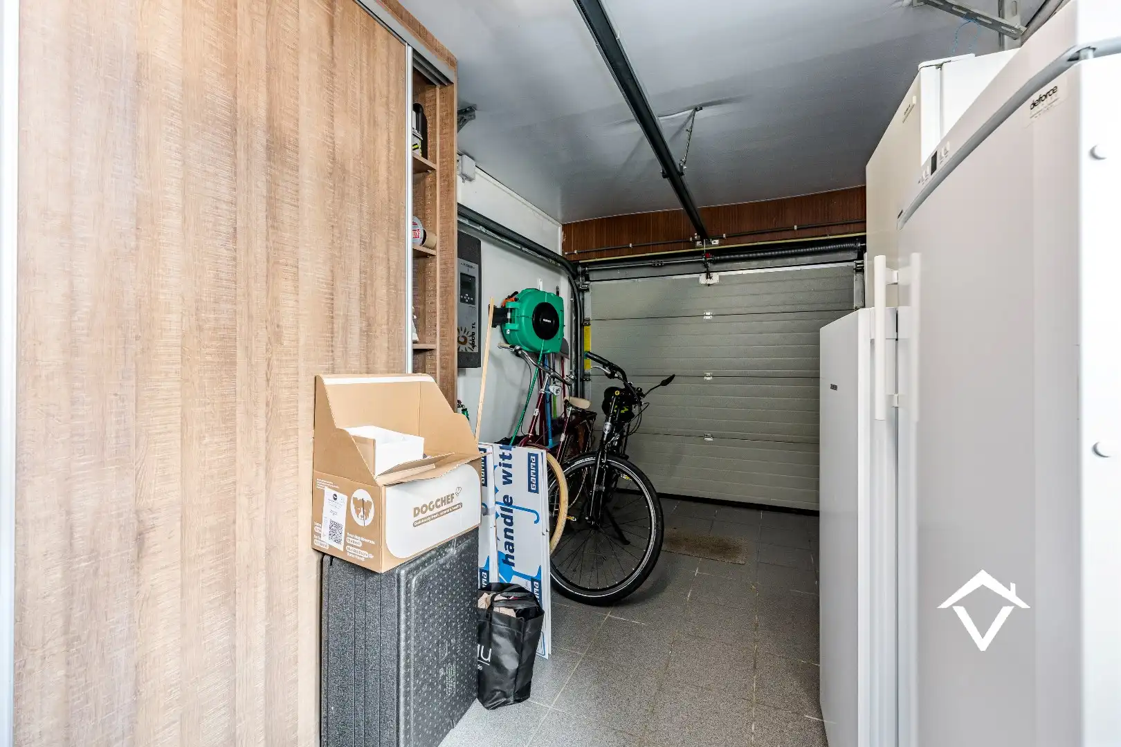 Recente halfopen bebouwing met 3 slaapkamers, garage en terras tuin foto 12