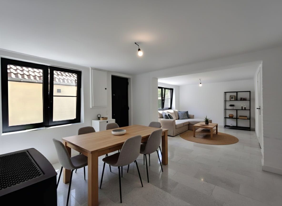 PRACHTIG GERENOVEERDE RIJWONING MET 2 SLPKS EN DUBBELE GARAGE foto 2