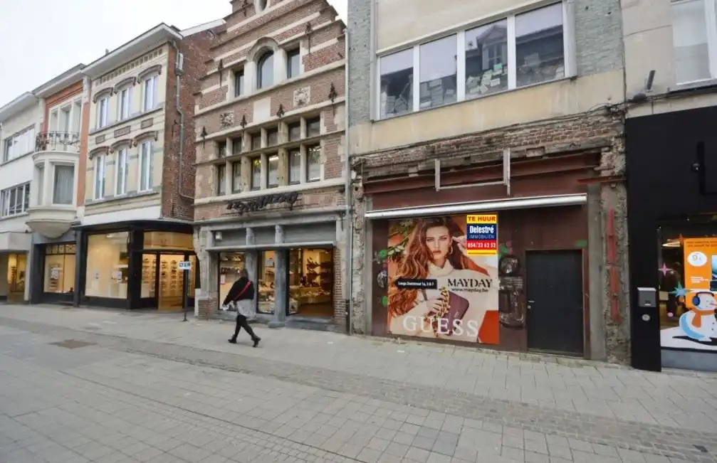 Karaktervol historisch pand te huur in hartje Aalst foto 2