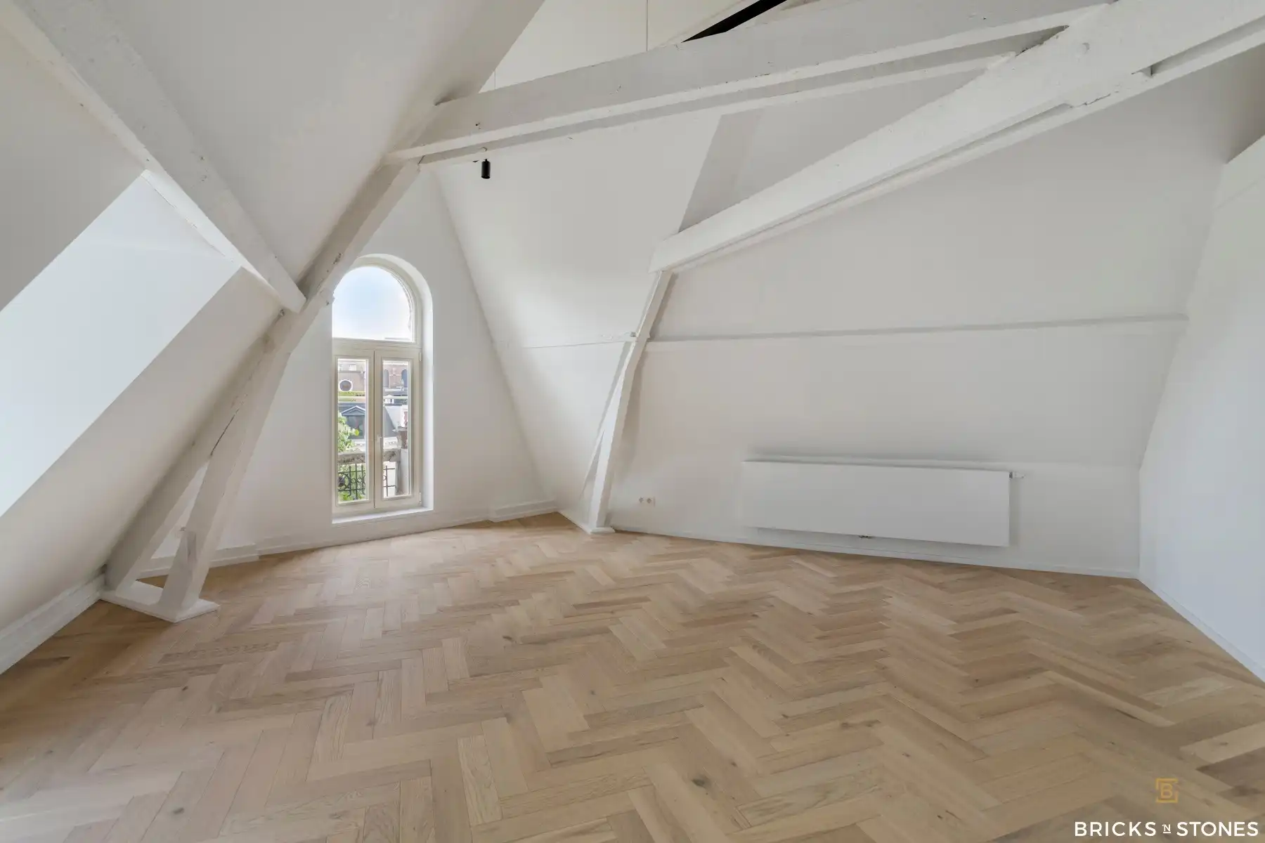 Gerenoveerd duplex-appartement in hartje Zurenborg foto 8