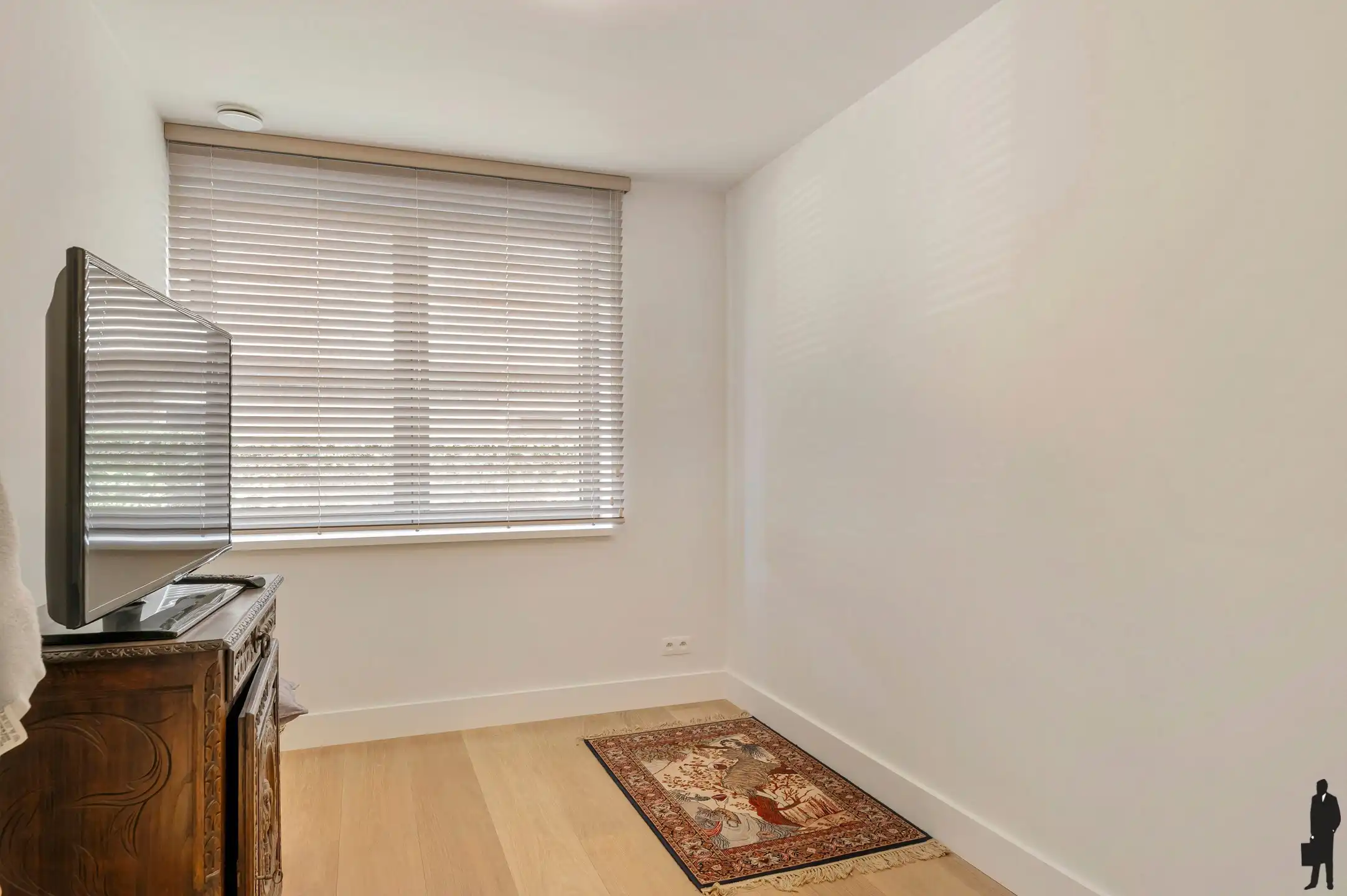 Ruim luxueus afgewerkte gelijkvloers appartement (2019) met tuin en garagebox!  foto 9