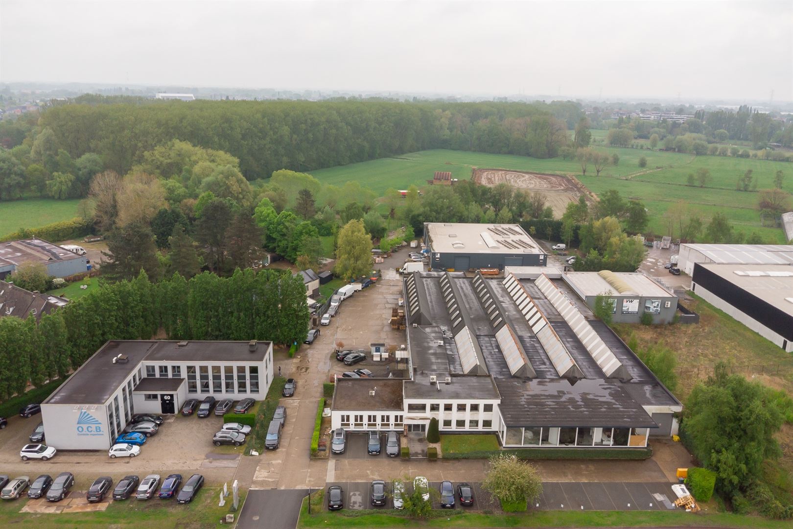 Kantoorgebouw met magazijnen op toplocatie foto 13
