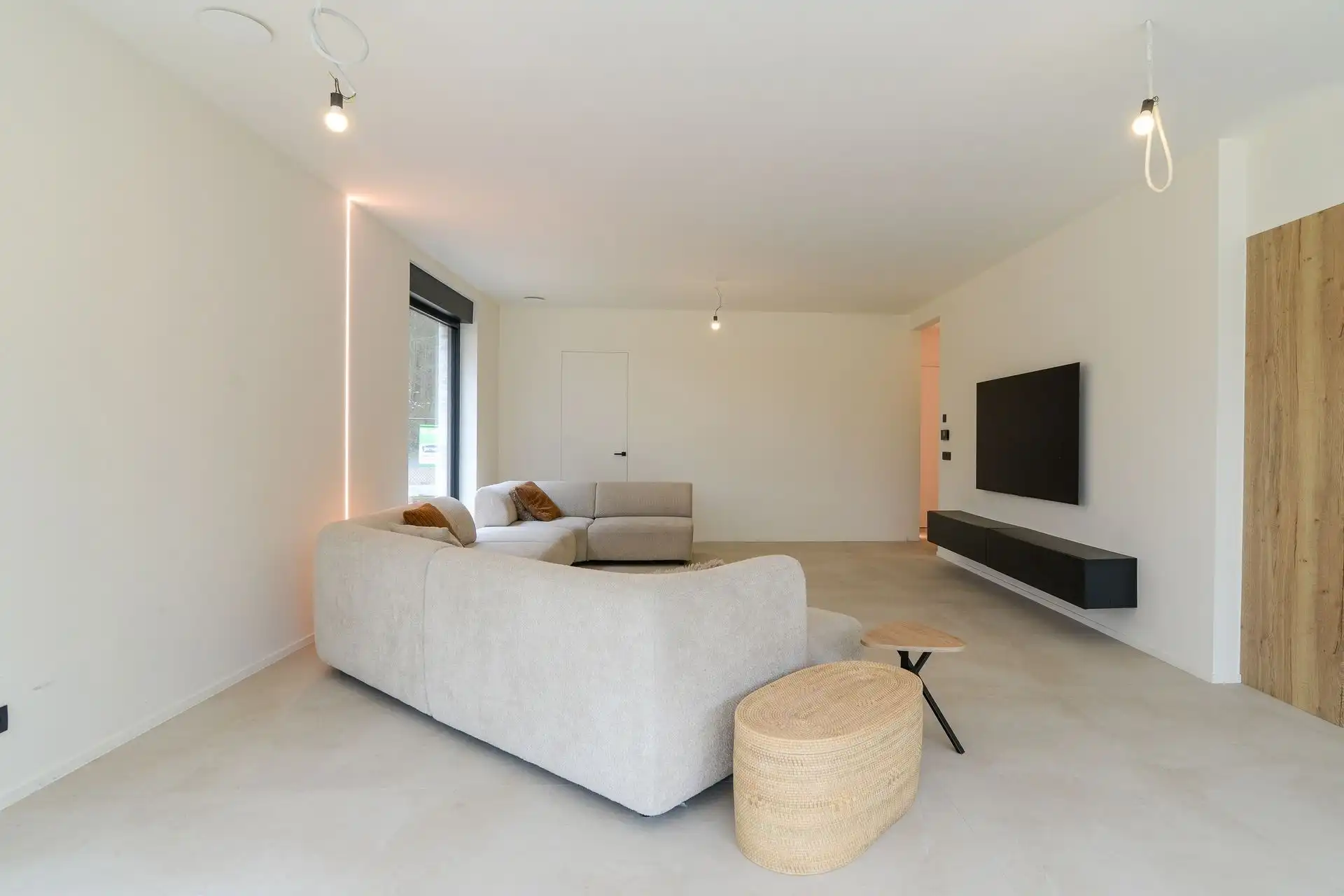 Stijlvolle en instapklare vrijstaande woning op een doodlopende straat  foto 7