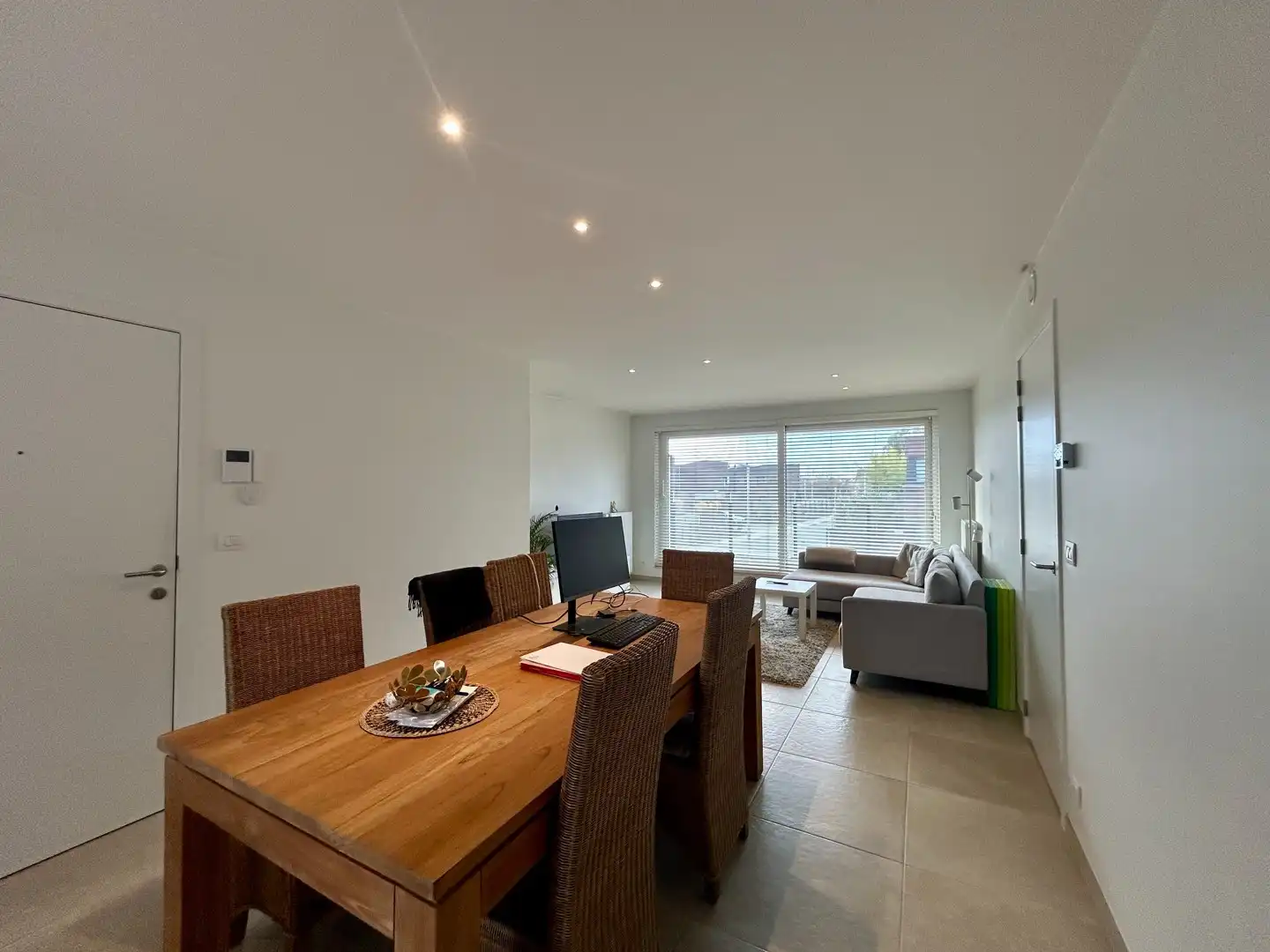 Instapklaar appartement met 2 slaapkamers nabij het Station van Tielt! foto 2